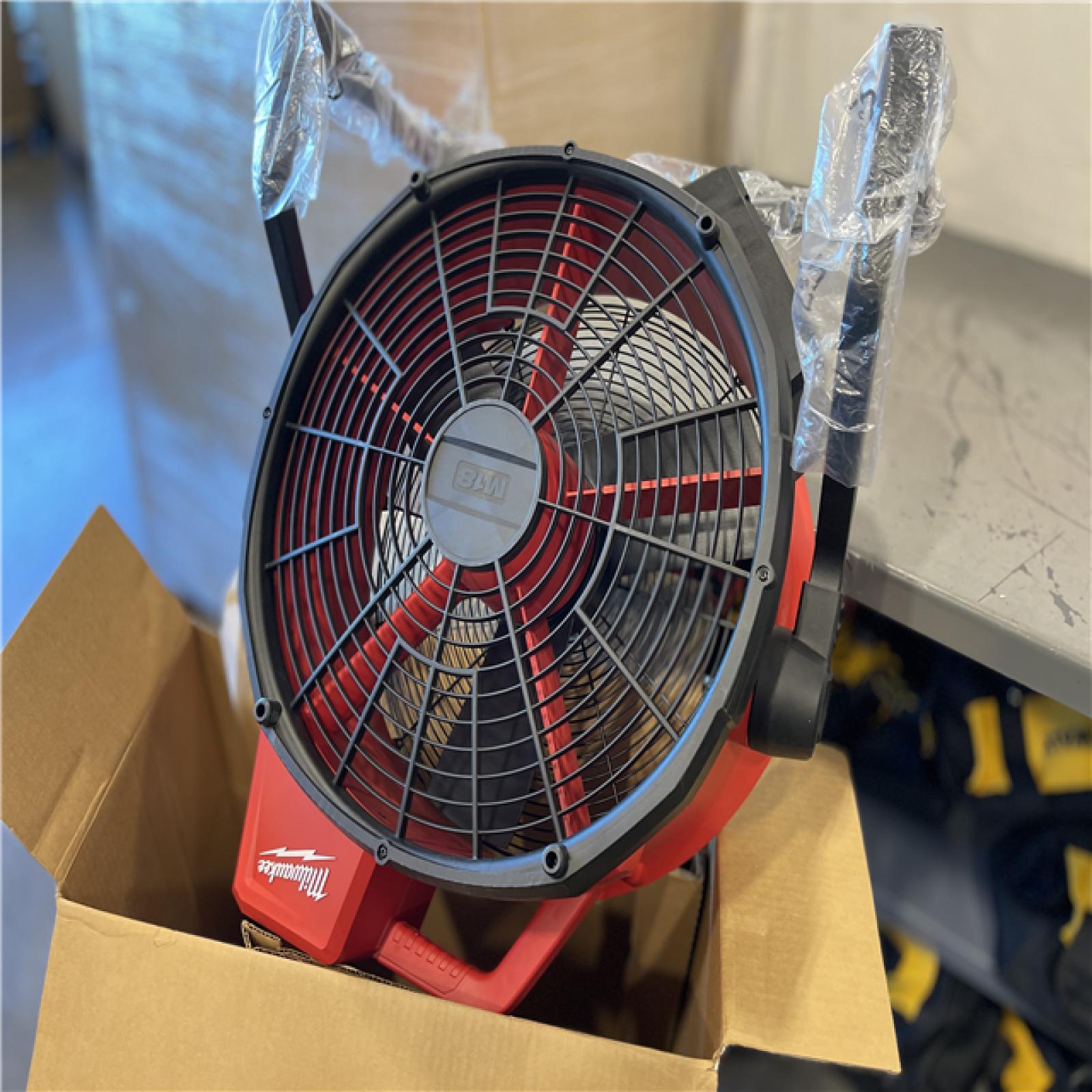 AS-IS - Milwaukee M18 Brushless Cordless Hybrid 18 in. Variable Speed Fan