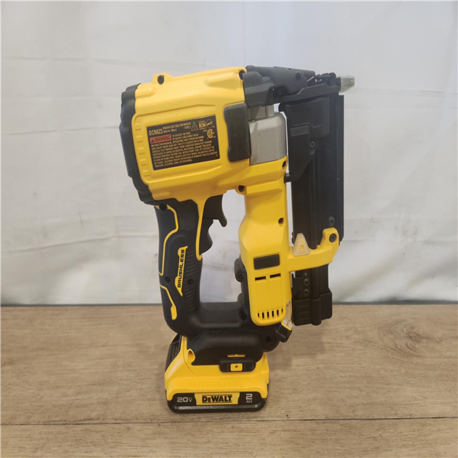 AS-IS- DEWALT ATOMIC 20V MAX Lithium Ion Cordless 23 Gauge Pin Nailer Kit