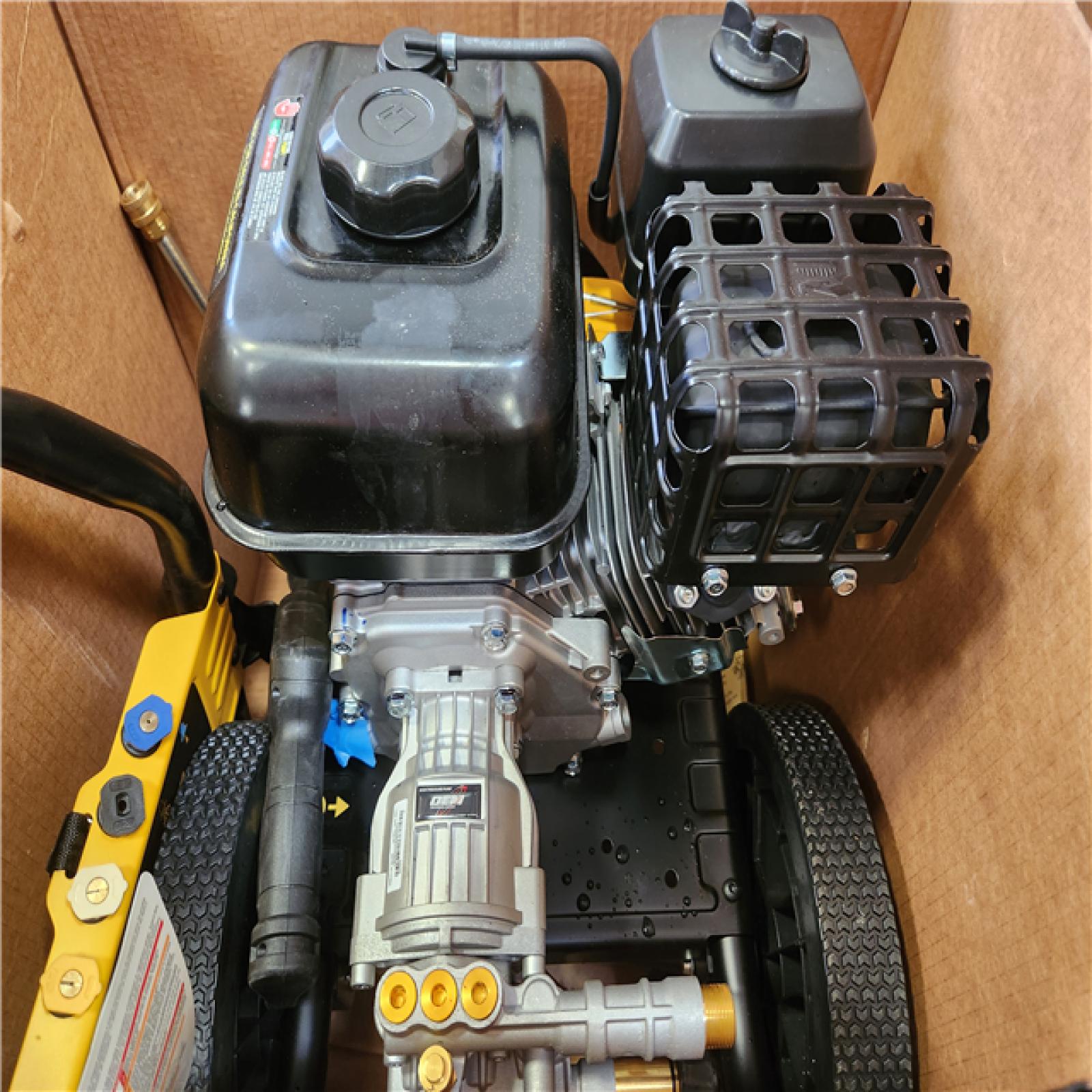 Phoenix NEW DEWALT 3400 PSI 2.5 GPM Gas Cold Water Pressure Washer with DeWalt 210 Engine