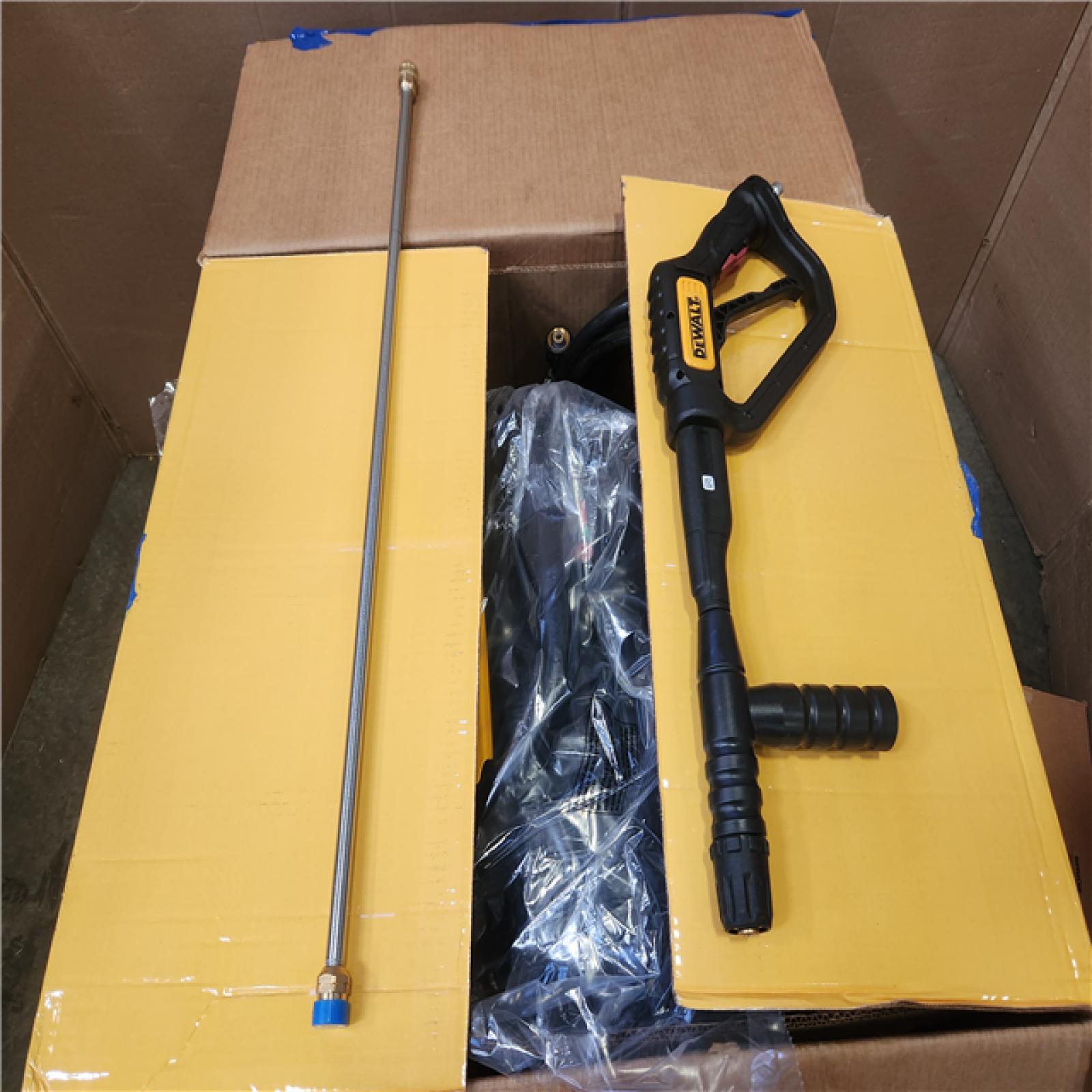 Phoenix NEW DEWALT 4400 PSI 4.0 GPM Cold Water Gas Pressure Washer