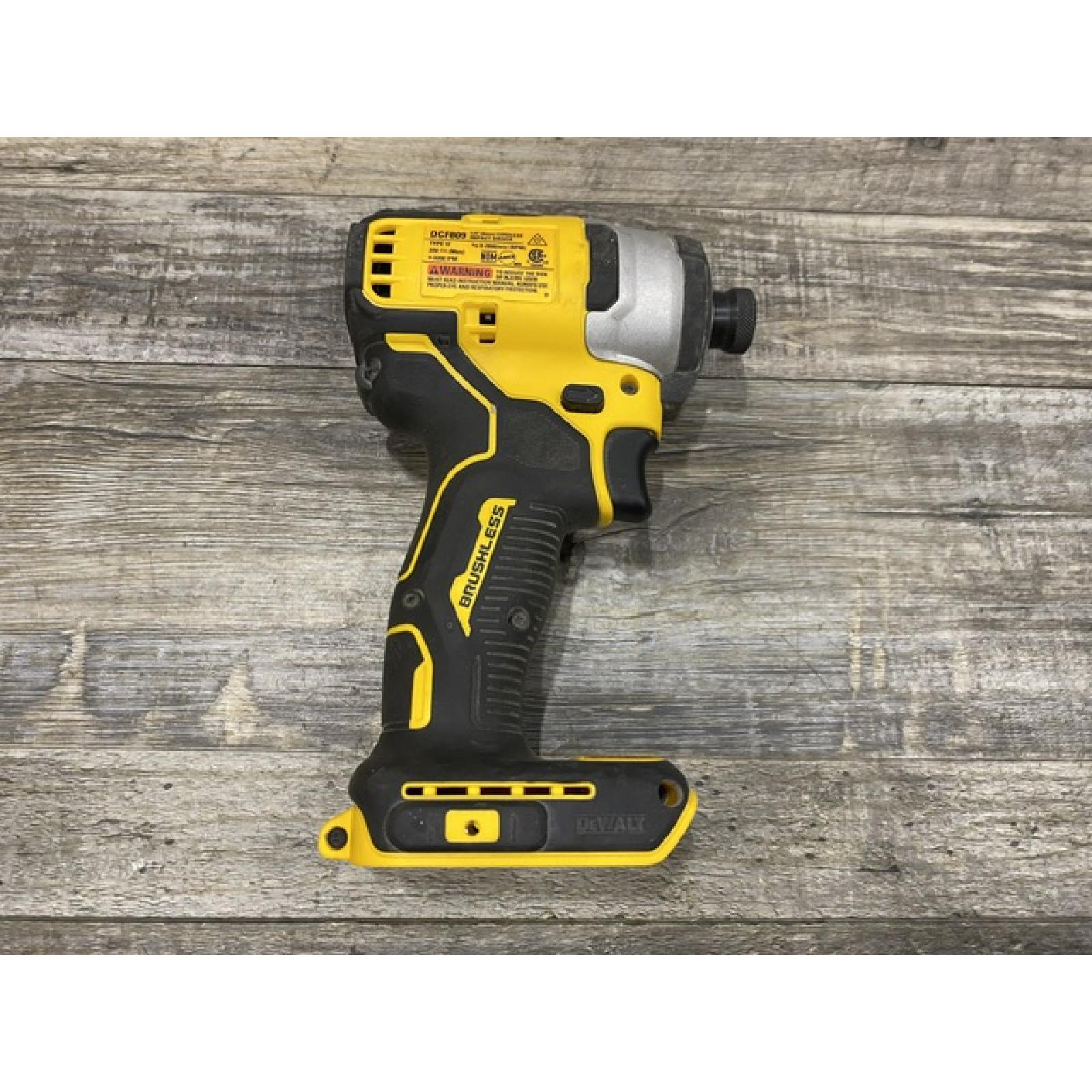 AS-IS DEWALT Atomic 20V Max Lithium-Ion Brushless Cordless Compact 1/4 in. Impact Driver Kit