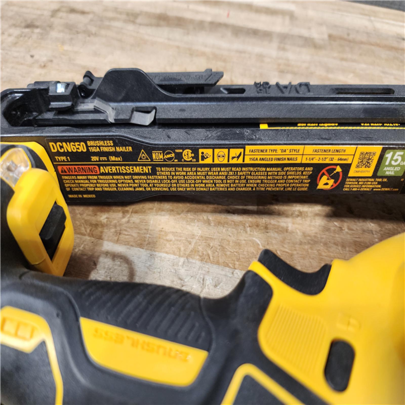 HOUSTON LOCATION - AS - IS DEWALT Cordless 20V MAX XR Angled Finish Nailer (Tool Only)