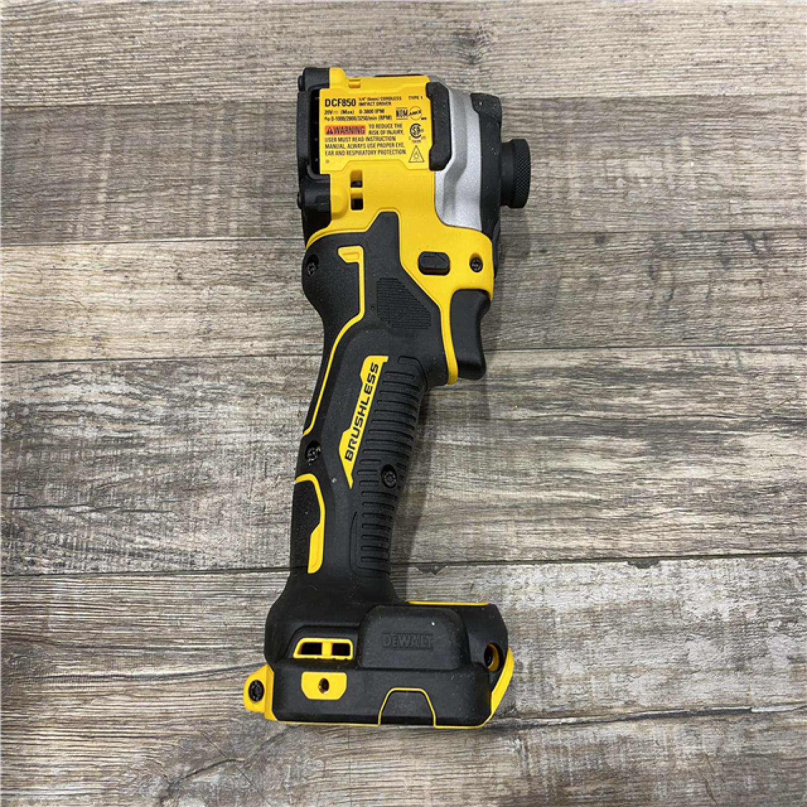 AS-IS DEWALT ATOMIC 20V MAX Lithium-Ion Cordless 1/4 in. Brushless Impact Driver Kit