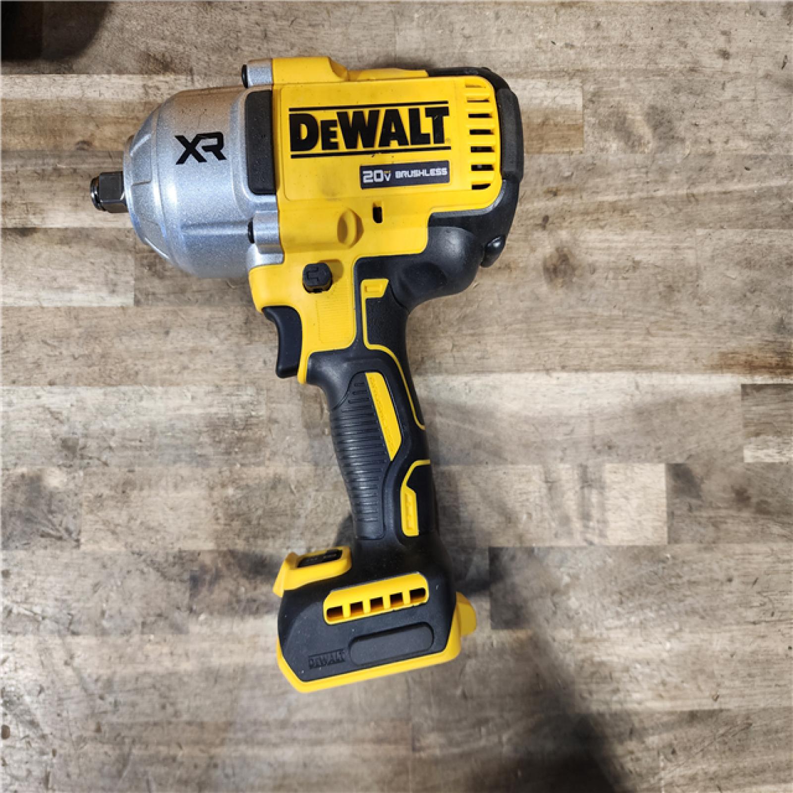 HOUSTON LOCATION - AS-IS Dewalt 20V MAX Lithium-Ion Cordless 1/2 in. Impact Wrench Kit W/ BATTERY & CHARGER