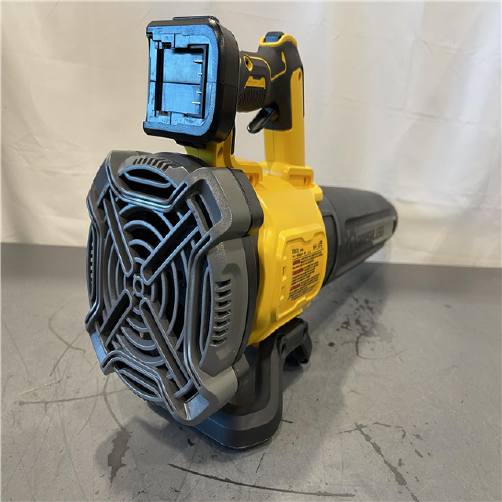 AS-IS - DeWalt Brushless Cordless Battery Powered Handheld Leaf Blower Kit