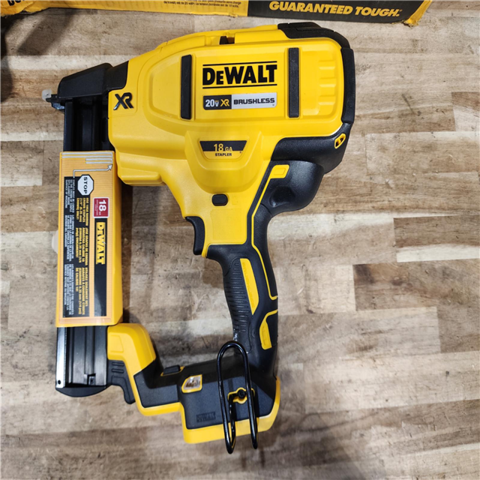 HOUSTON LOCATION - AS-IS DEWALT 20V MAX XR Lithium-Ion Cordless 18-Gauge Narrow Crown Stapler Kit