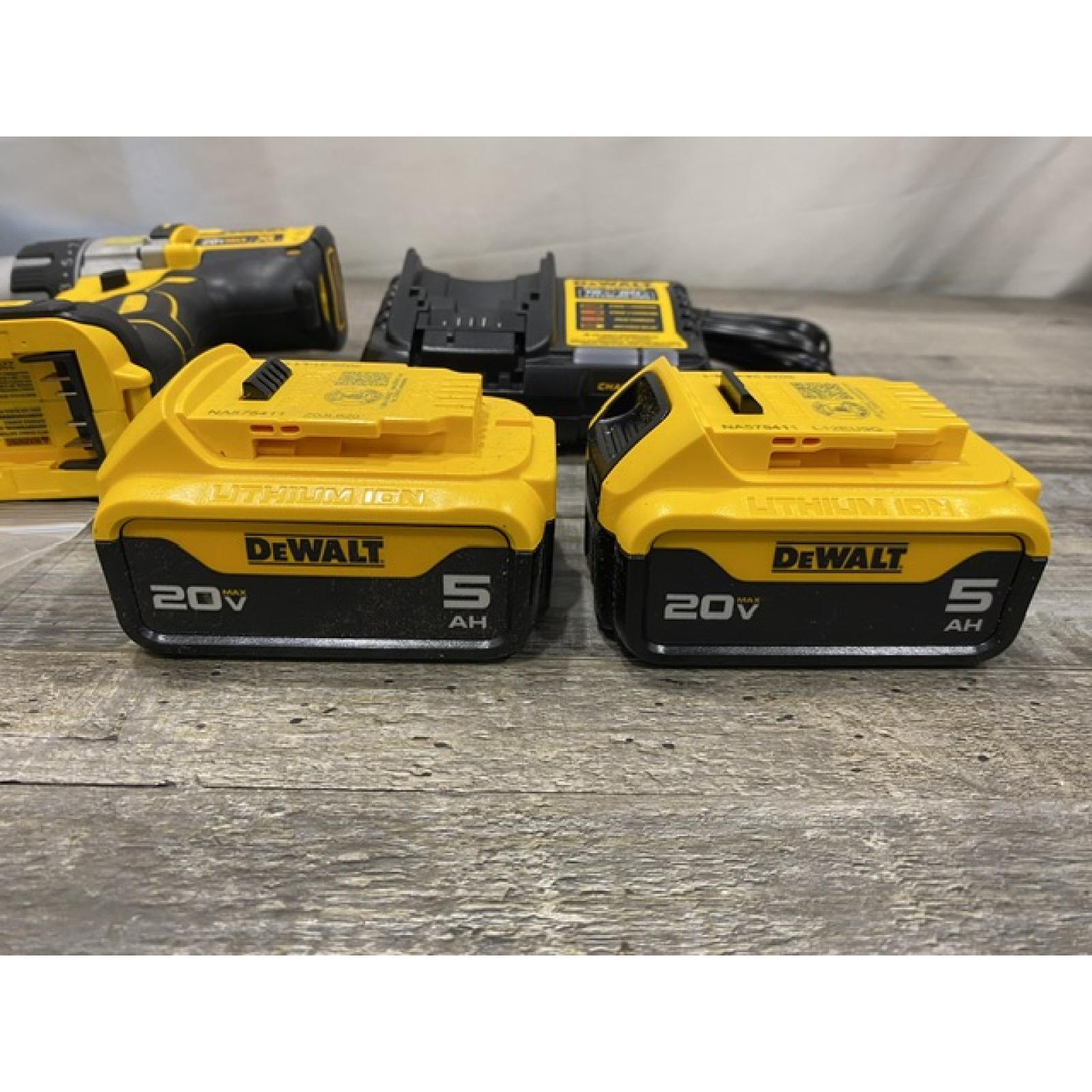 AS-IS DEWALT 20V MAX XR Cordless Brushless 3-Speed 1/2 in. Hammer Drill Kit