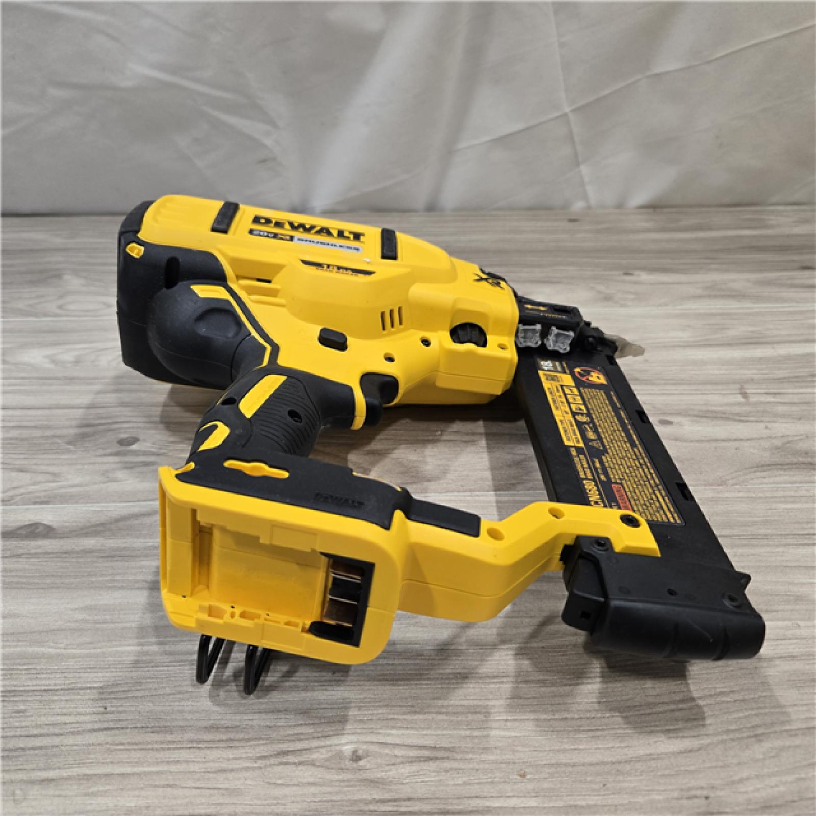 AS-IS DeWalt 20V MAX XR Cordless 18-Gauge Brad Nailer (Tool Only)