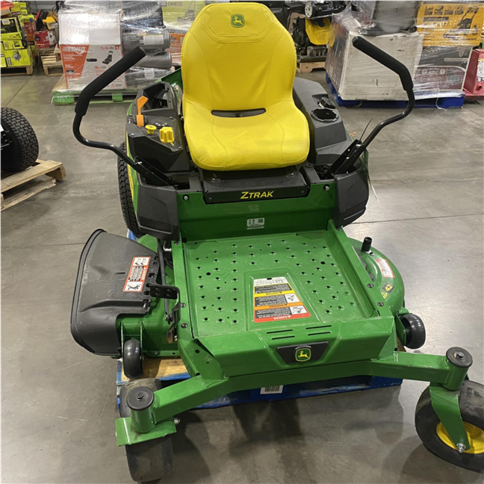 Dallas Location - As-Is John Deere Z315E ZTrak 42-in 20 - Riding Lawn Mowers