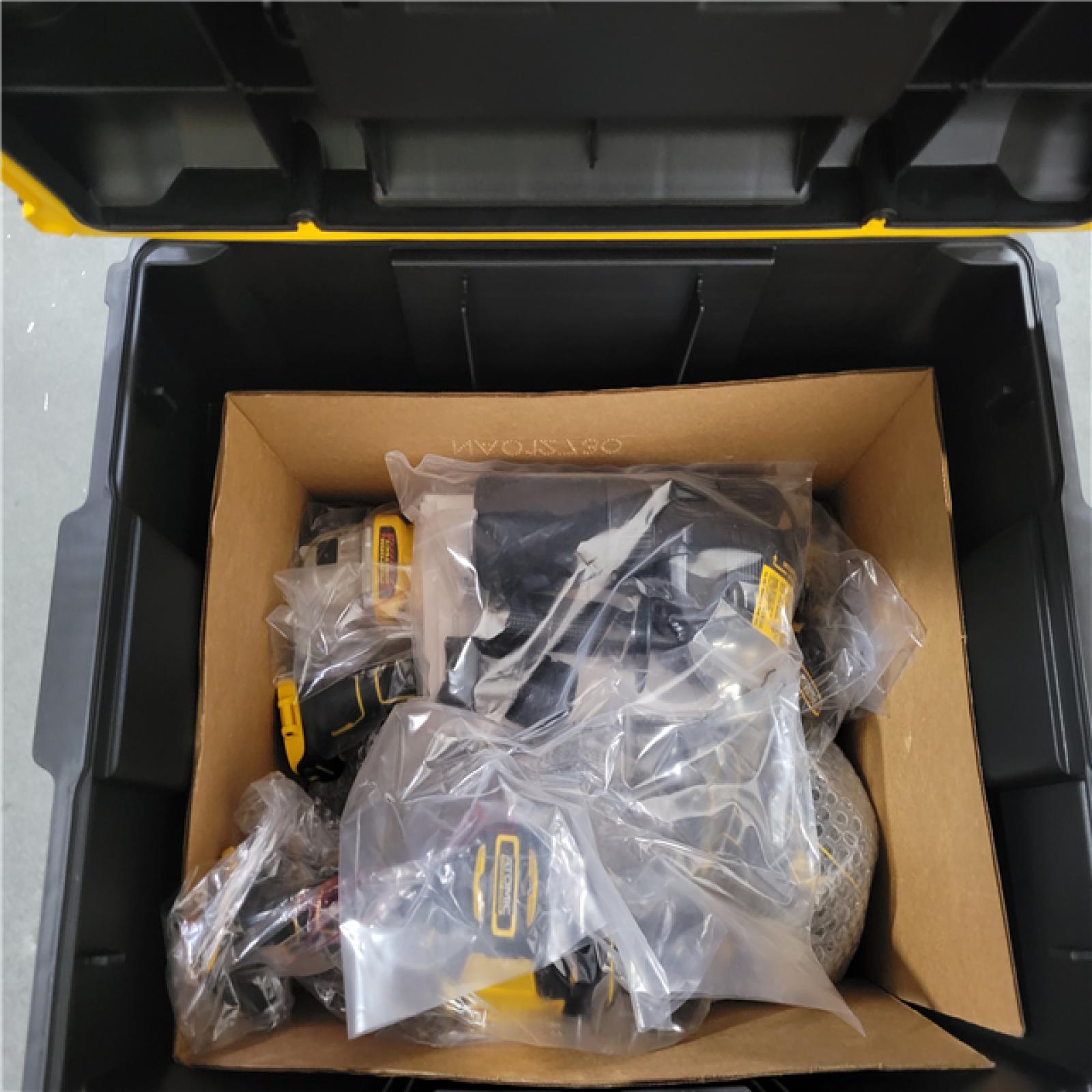 CALIFORNIA NEW DEWALT BRUSHLESS 6-TOOL COMBO KIT WITH TOUGHSYSTEM 2.0 (2 BATTERIES AND CHARGER INCLUDED)