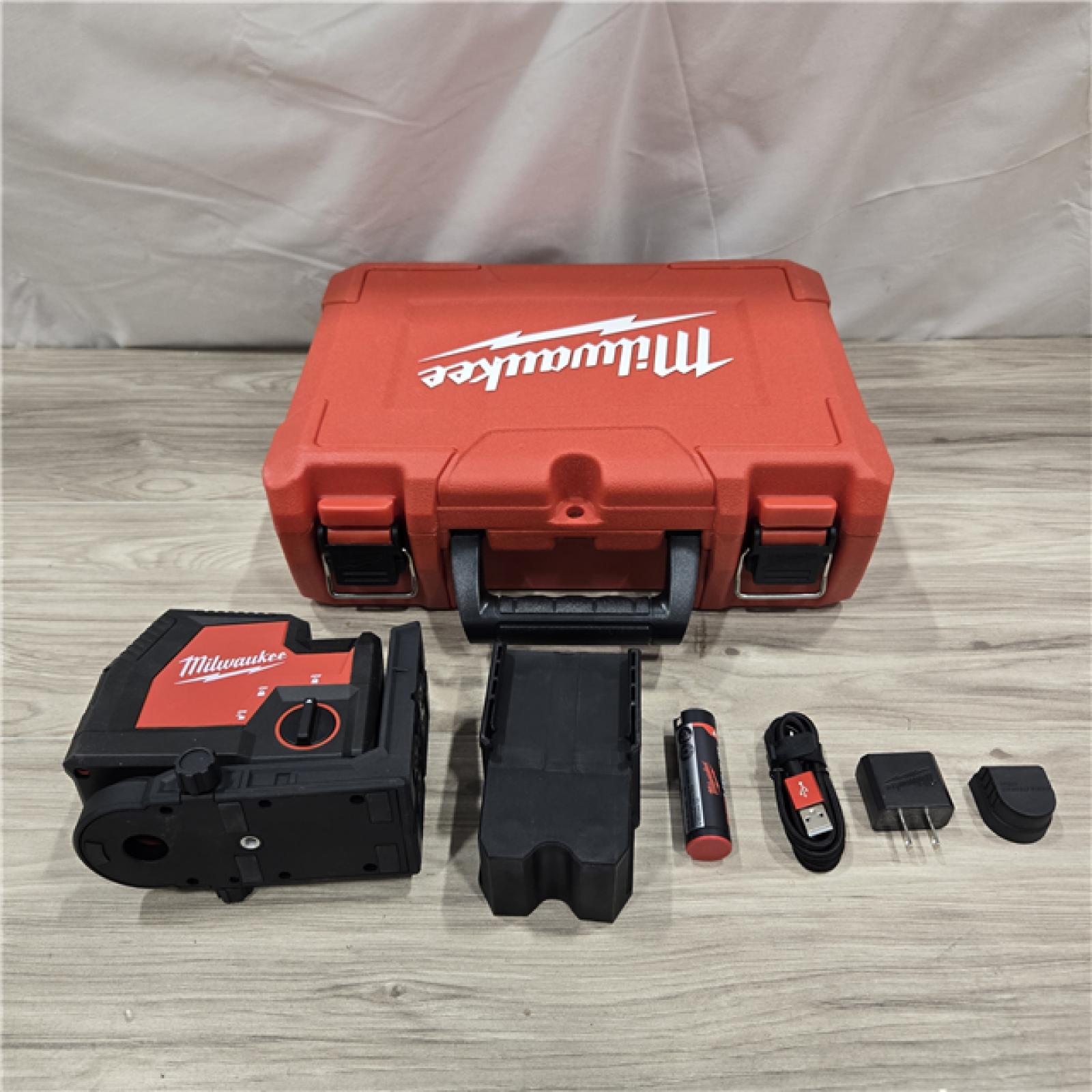 AS-IS Milwaukee-3522-21 Cross Line Plumb Point USB Green Laser Kit