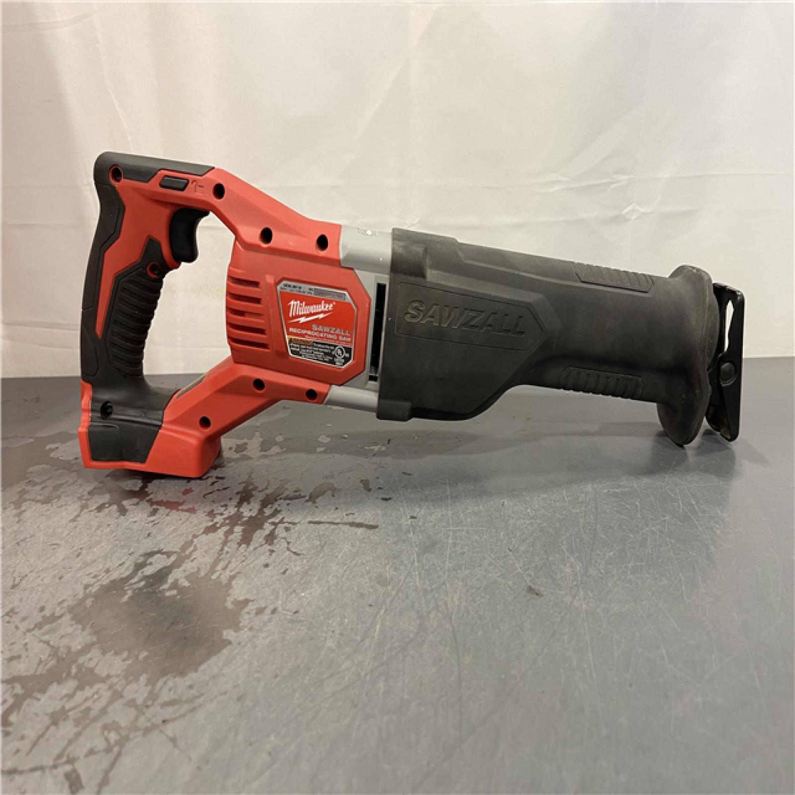 AS-IS - Milwaukee M18 18V Lithium-Ion Cordless SAWZALL Reciprocating Saw