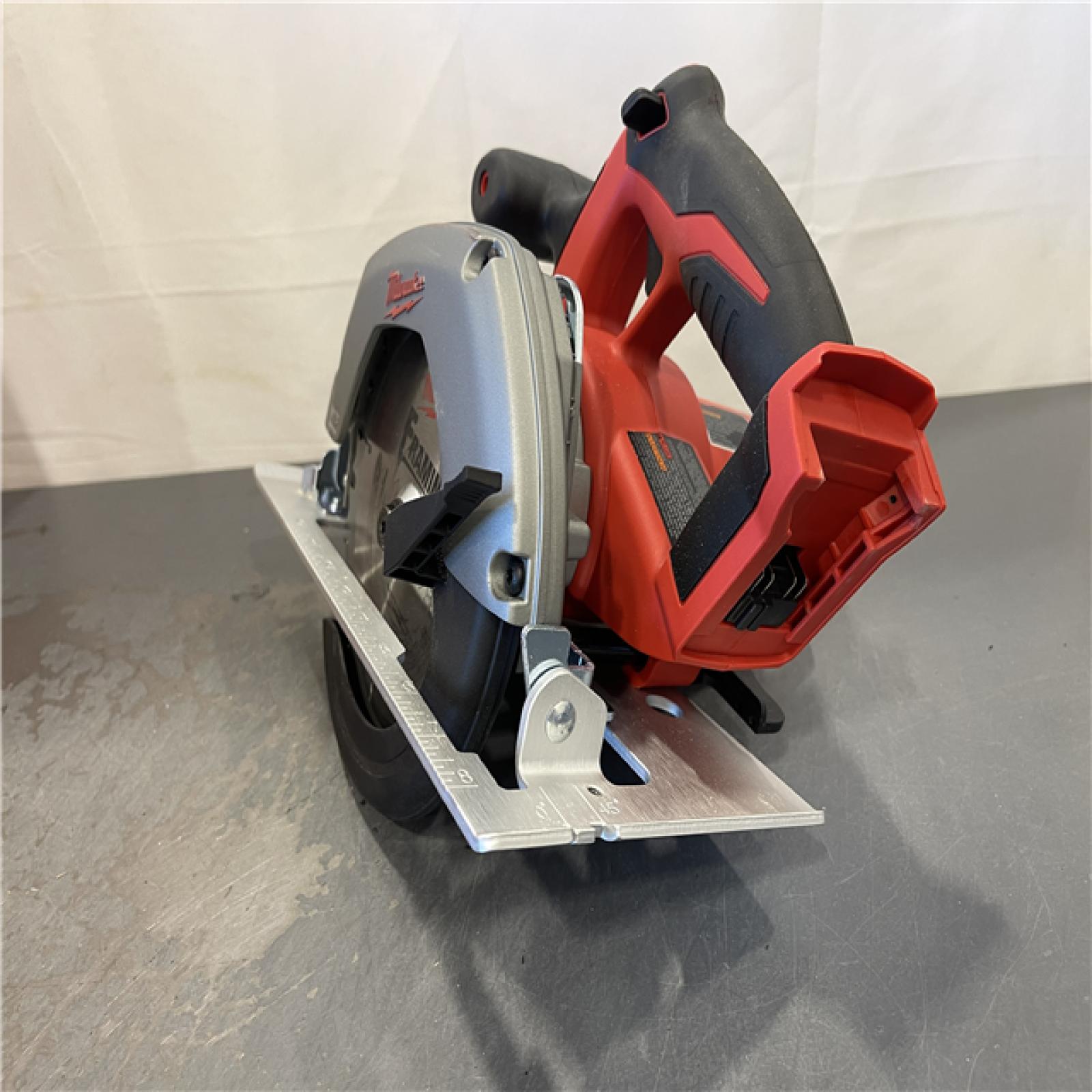 AS-IS - Milwaukee M18 18V Lithium-Ion Cordless 6-1/2 in. Circular Saw