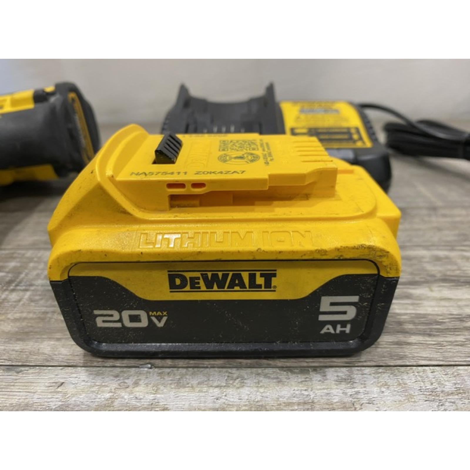 AS-IS DEWALT 20V MAX XR Brushless Cordless 1/2 Drill/Driver Kit