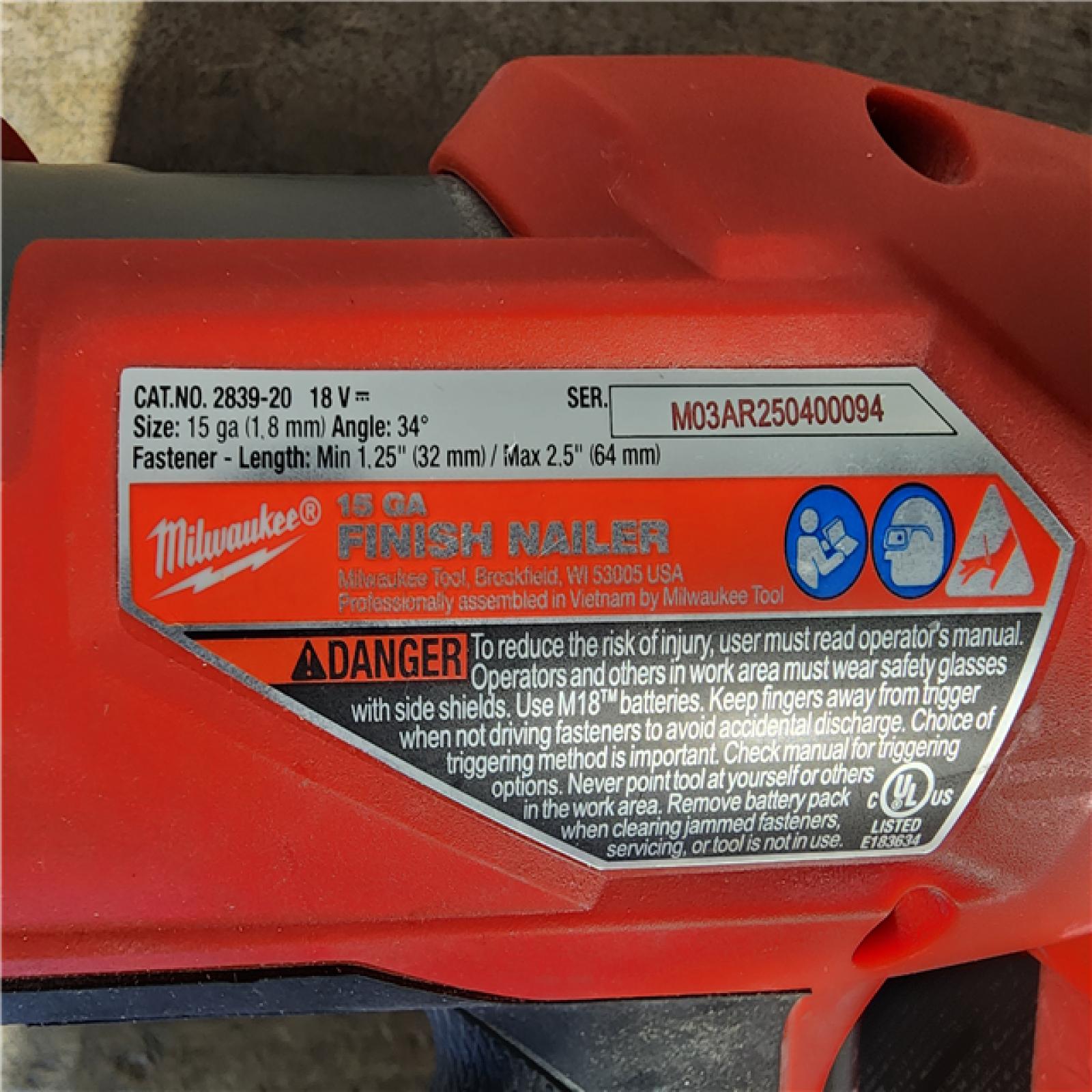 HOUSTON LOCATION - AS-IS Milwaukee 2839-20 M18 FUEL 15 Ga. 18 Volt Brushless Angled Finish Nailer (TOOL ONLY)