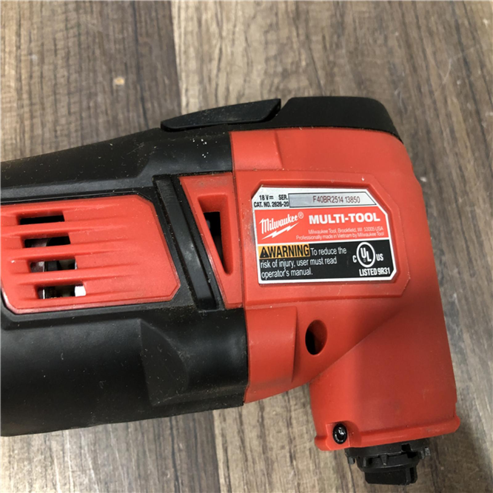 AS-IS Milwaukee 18V Lithium-Ion Cordless Oscillating Multi-Tool (Tool-Only)