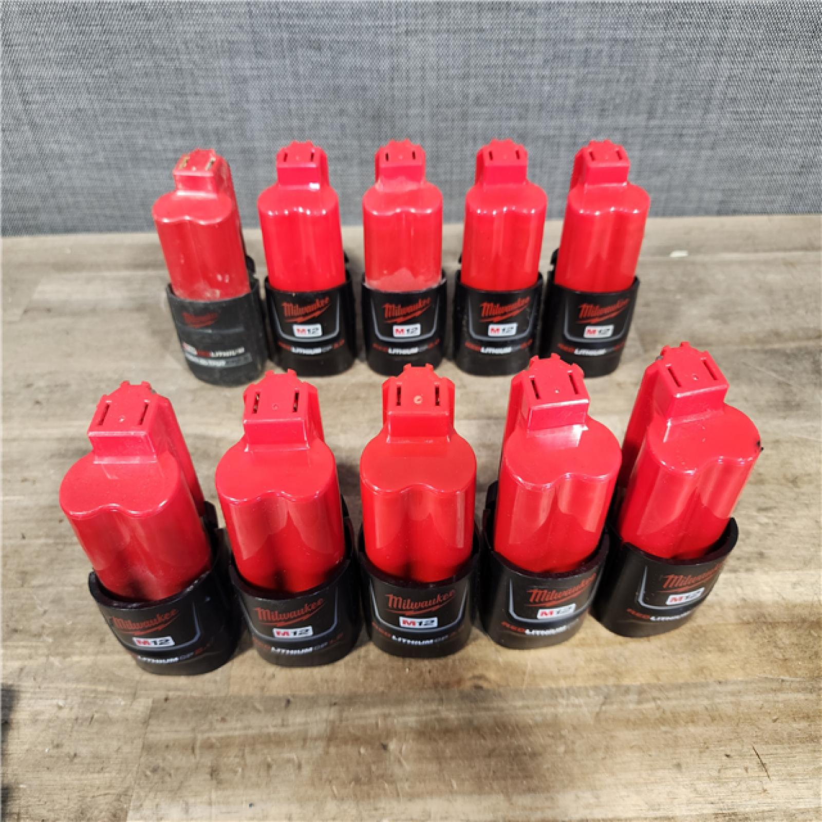 HOUSTON LOCATION - AS-IS MILWAUKEE BATTERY PACK QTY - 15