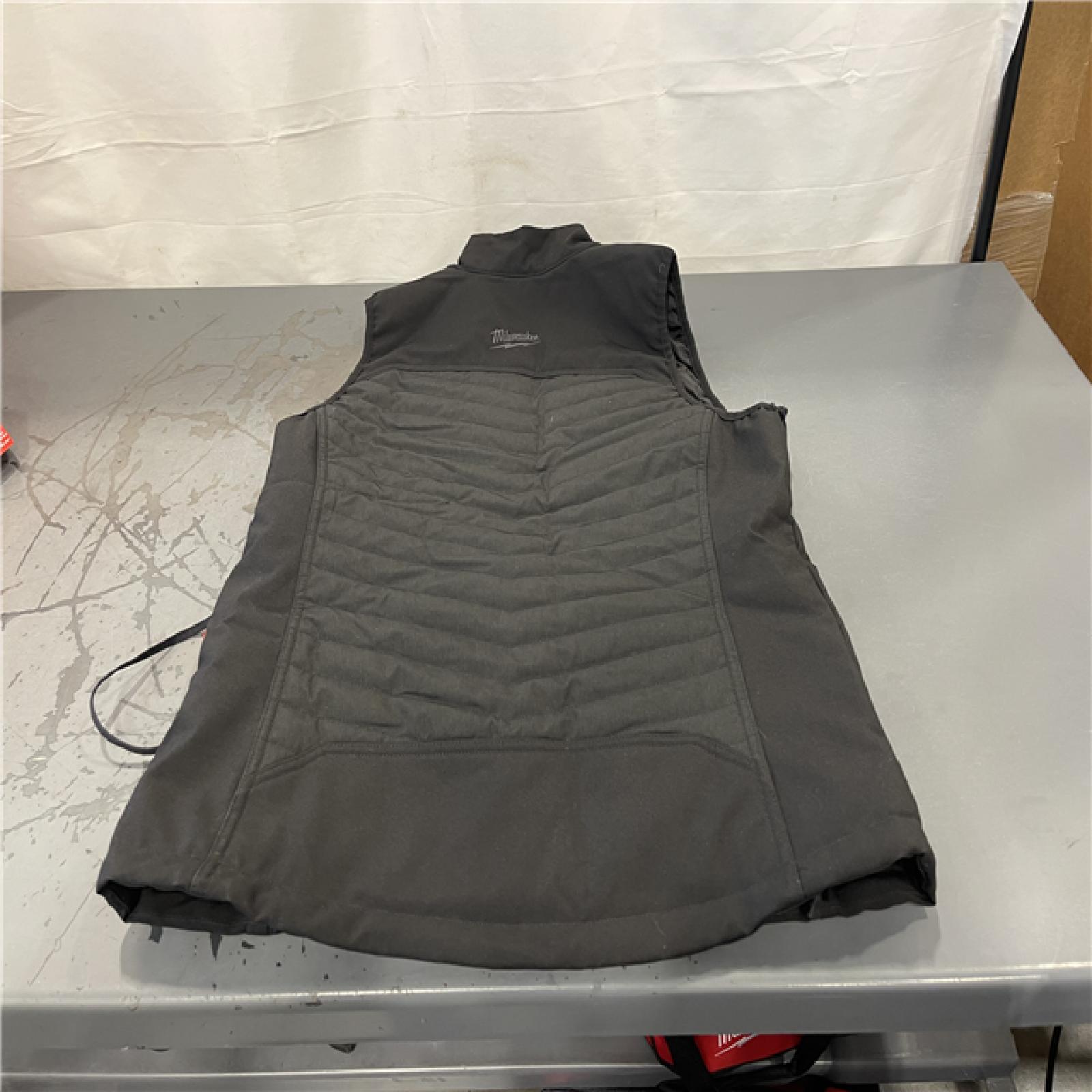 AS-IS- Milwaukee Women's M12 Heated AXIS Vest
