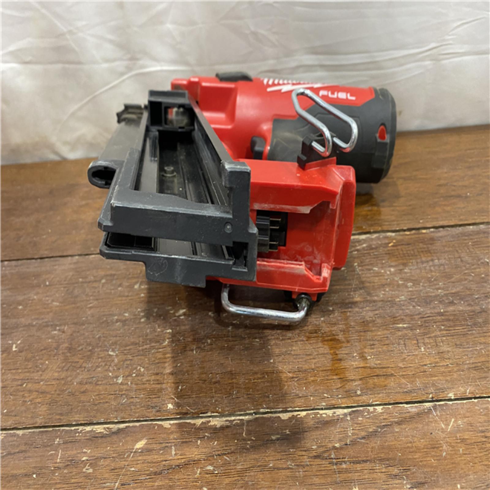 AS-IS Milwaukee 2744-20 M18 FUEL 3-1/2 in. 18-Volt 21-Degree Lithium-Ion Brushless Cordless Framing Nailer (Tool-Only)