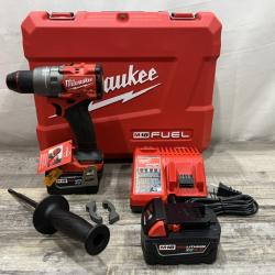 NEW - Milwaukee FUEL 18V Lithium-Ion Brushless Cordless 1/2 in. Drill/Driver Kit