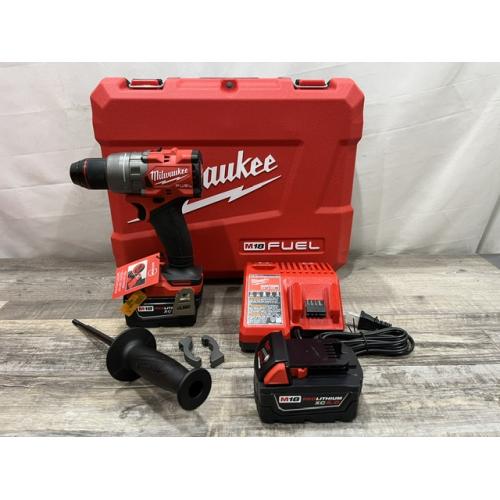 NEW - Milwaukee FUEL 18V Lithium-Ion Brushless Cordless 1/2 in. Drill/Driver Kit