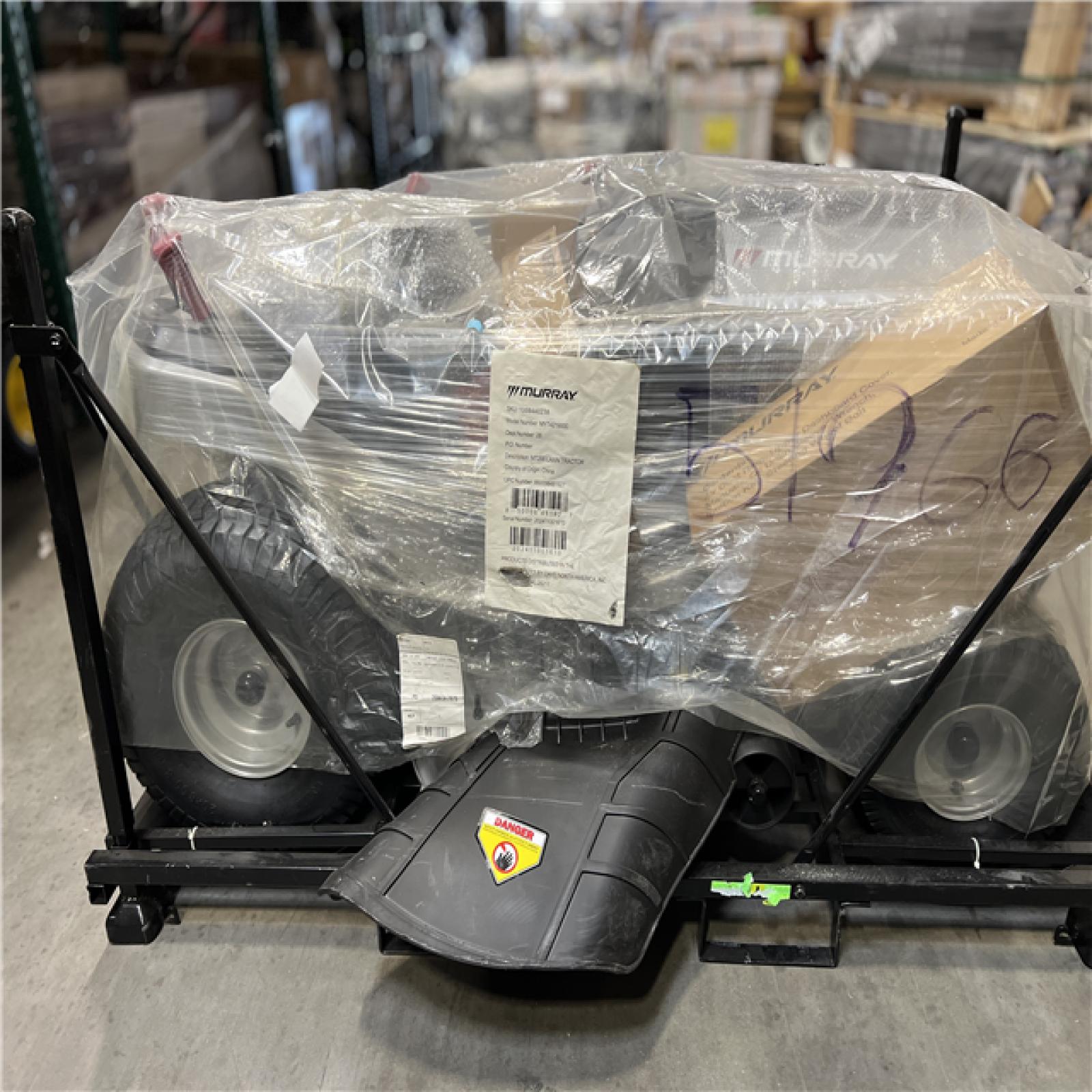 DALLAS LOCATION- Murray MT200 42 in. 19.0 HP 540cc EX1900 Series Briggs and Stratton Engine Automatic Gas Riding Lawn Tractor Mower
