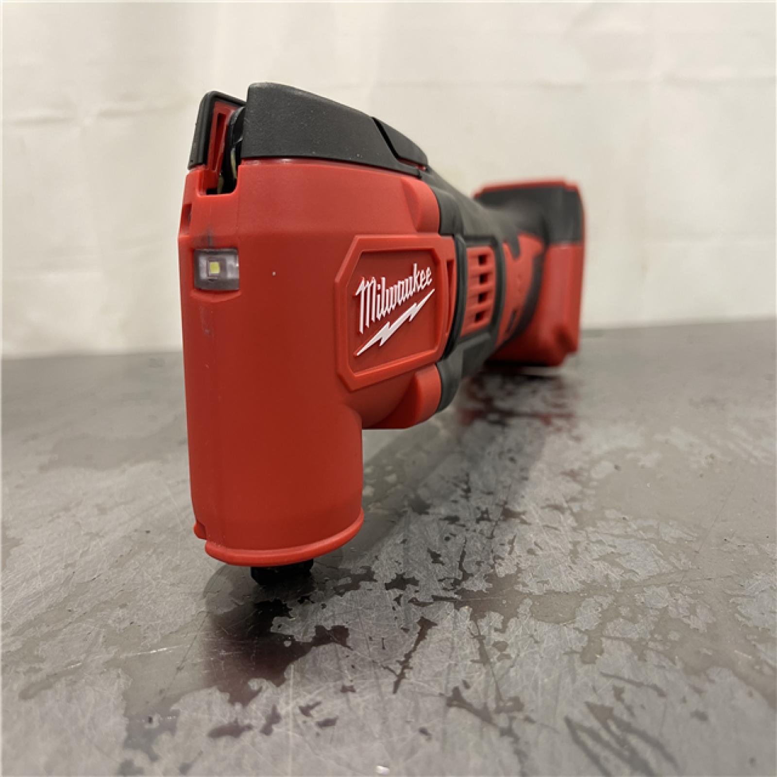 AS-IS - Milwaukee M18 18V Lithium-Ion Cordless Oscillating Multi-Tool