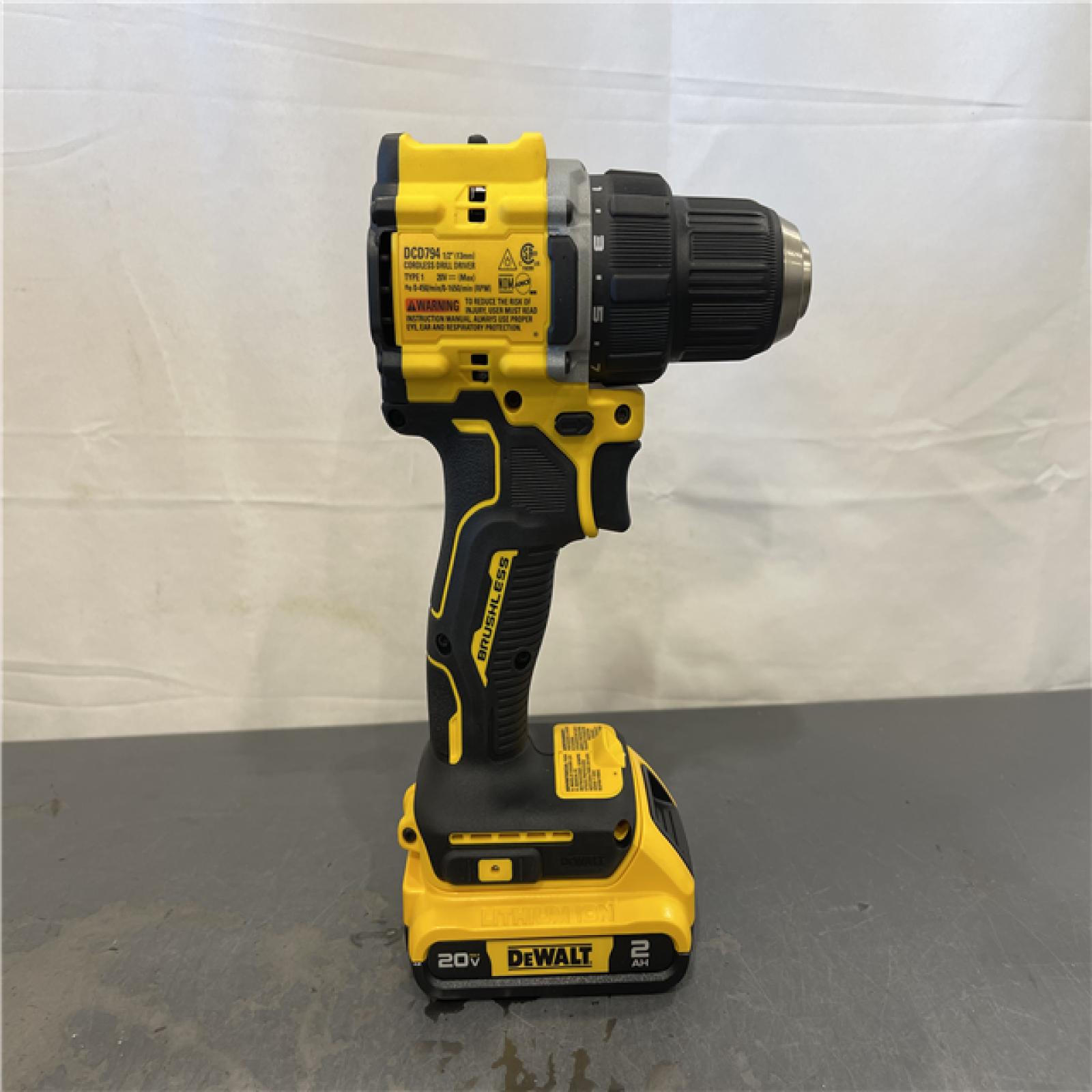 AS-IS - DEWALT ATOMIC COMPACT SERIES 20V MAX* Brushless Cordless 1/2 Drill/Driver Kit