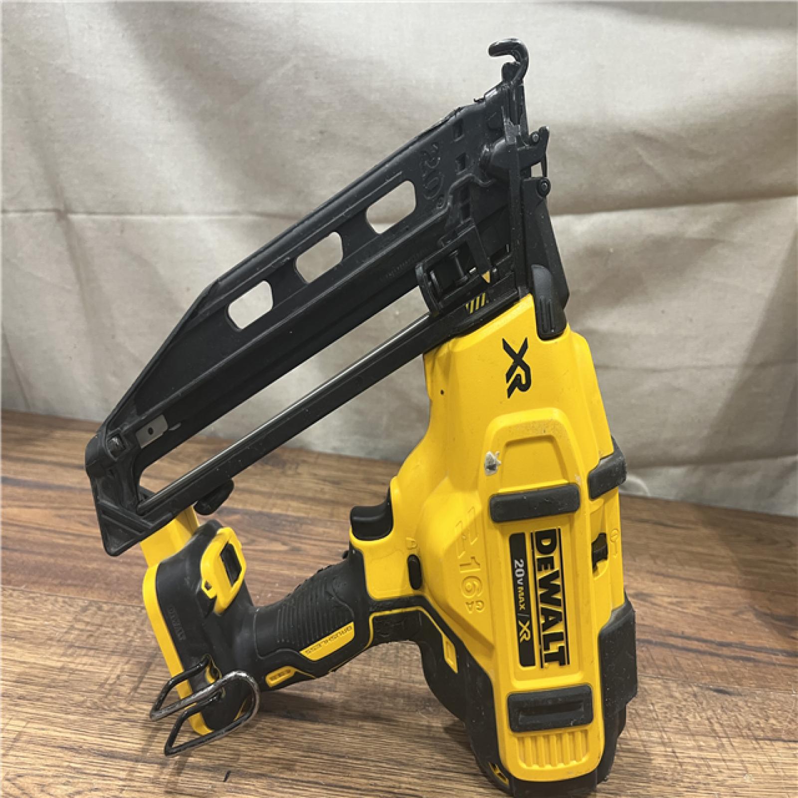 AS-IS DeWalt DCN660D1 20V 16 Gauge Cordless Angled Finish Nailer Kit W/ 2Ah Battery