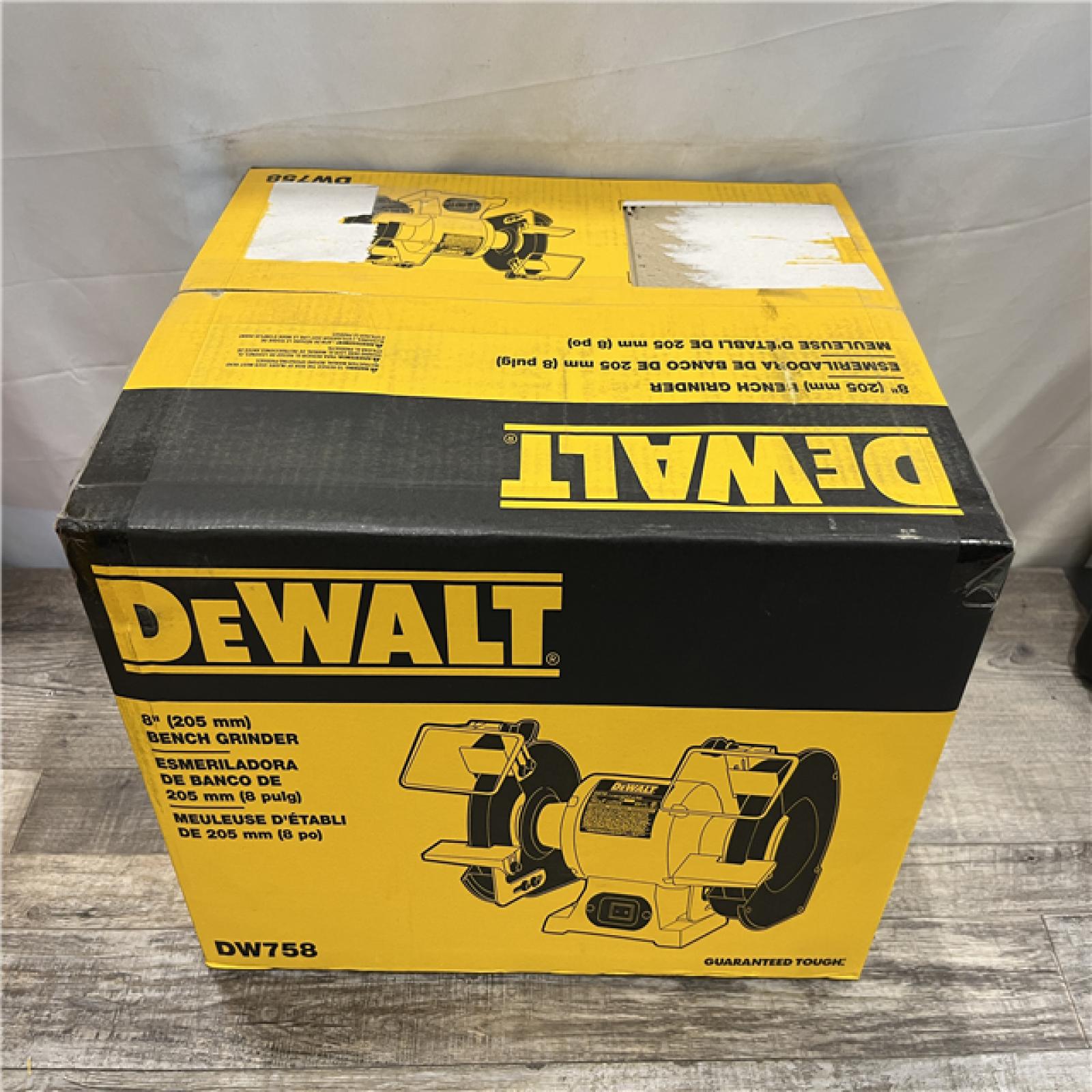NEW - DEWALT 8 in. 205 mm Bench Grinder