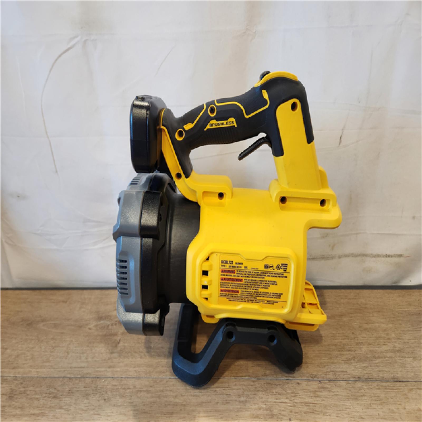 AS-IS- DEWALT 20V MAX* XR Brushless Cordless Handheld Blower Kit