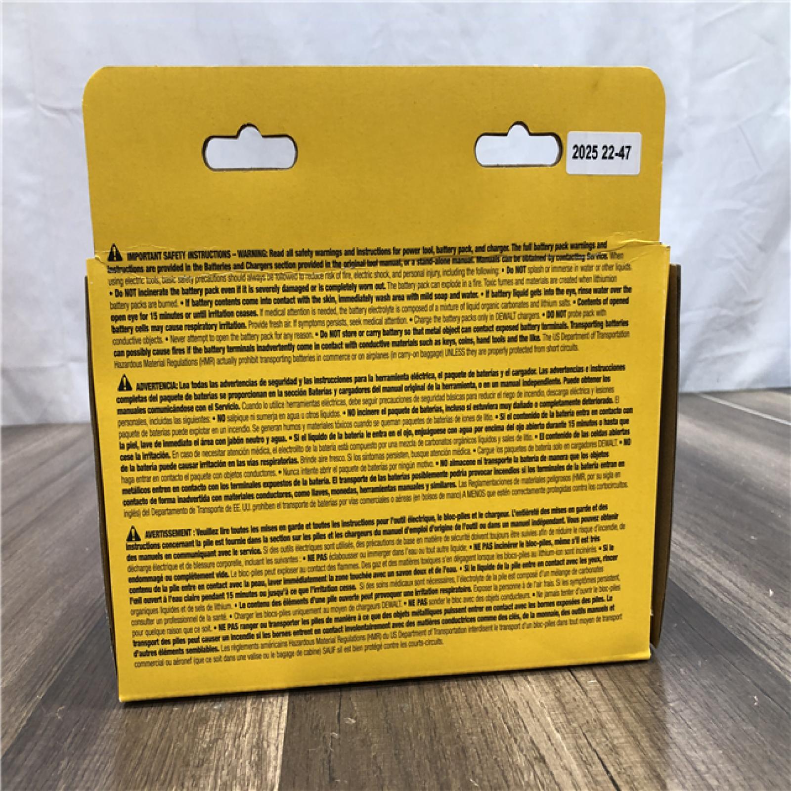 NEW- DEWALT 20V MAX XR POWERSTACK Lithium-Ion Battery Starter Kit