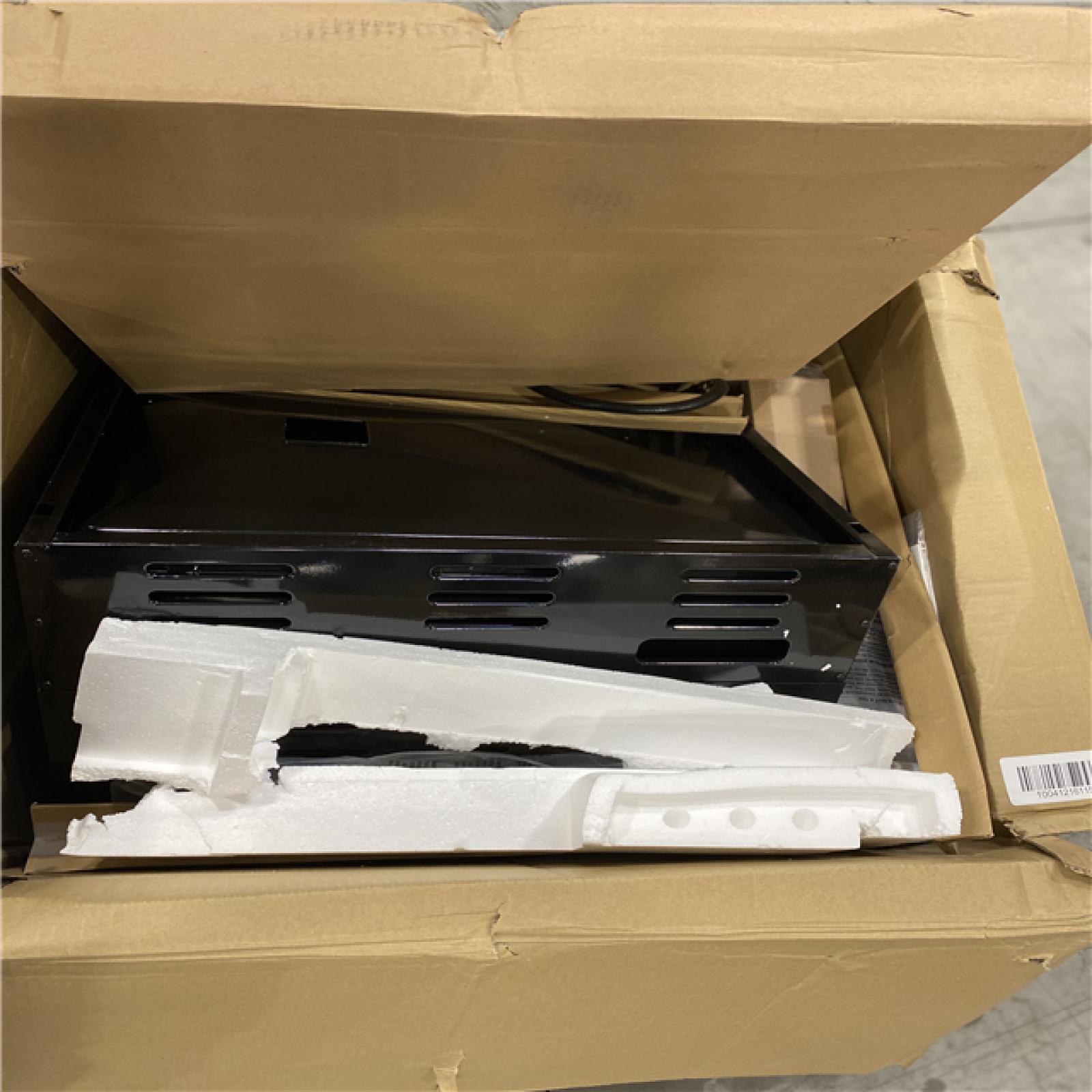 DALLAS LOCATION ASIS KitchenAid 3Burner Propane Gas Grill in