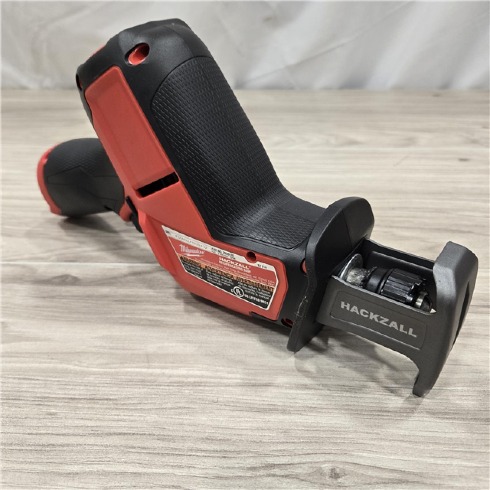 LIKE NEW! -Milwaukee M12 FUEL 12V Cordless HACKZALL Reciprocating Saw Kit