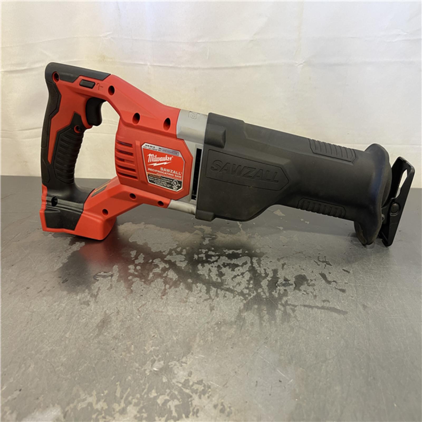 AS-IS - Milwaukee M18 18V Lithium-Ion Cordless SAWZALL Reciprocating Saw