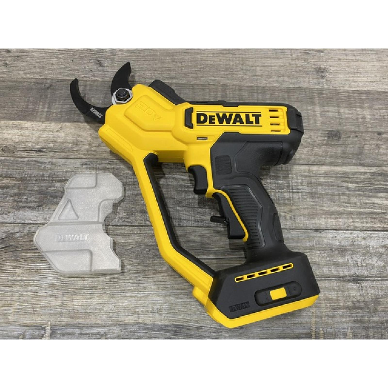 AS-IS DEWALT 20V MAX Cordless Battery Powered Pruner Kit