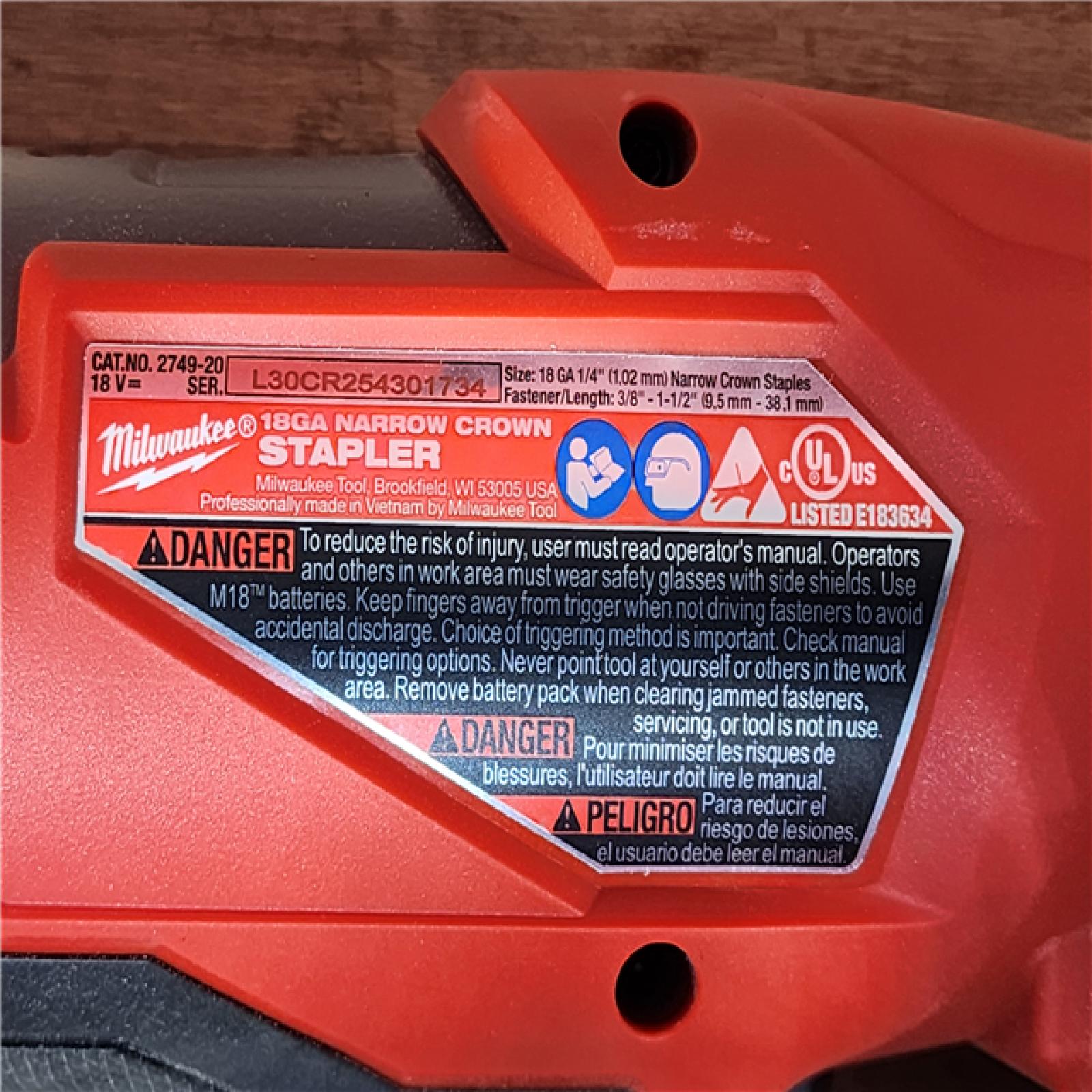 HOUSTON LOCATION - AS-IS (APPEARS LIKE NEW) Milwaukee FUEL 18-Volt Lithium-Ion Brushless Cordless 18-Gauge 1/4 in. Narrow Crown Stapler (Tool-Only)