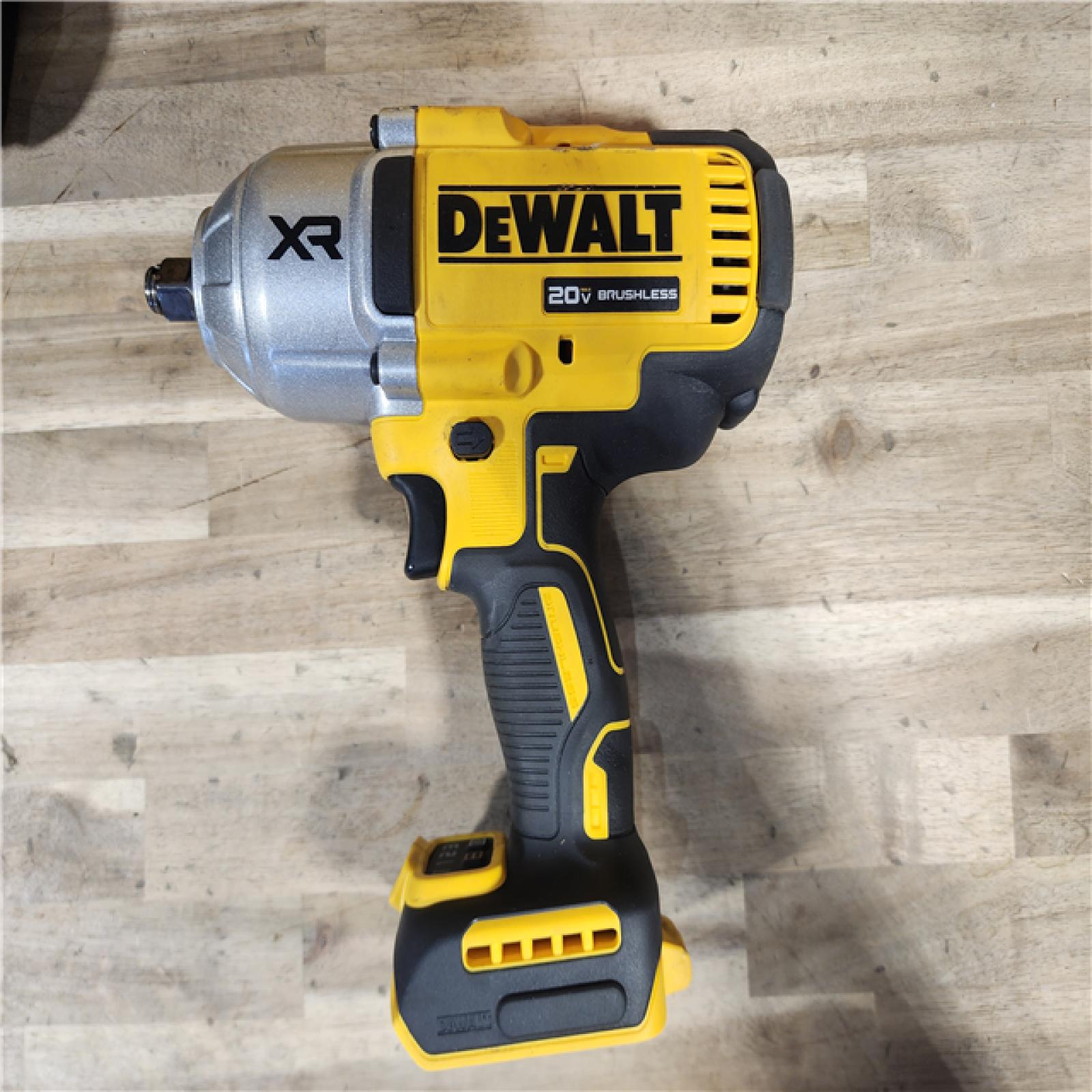 HOUSTON LOCATION - AS-IS Dewalt 20V MAX Lithium-Ion Cordless 1/2 in. Impact Wrench Kit
