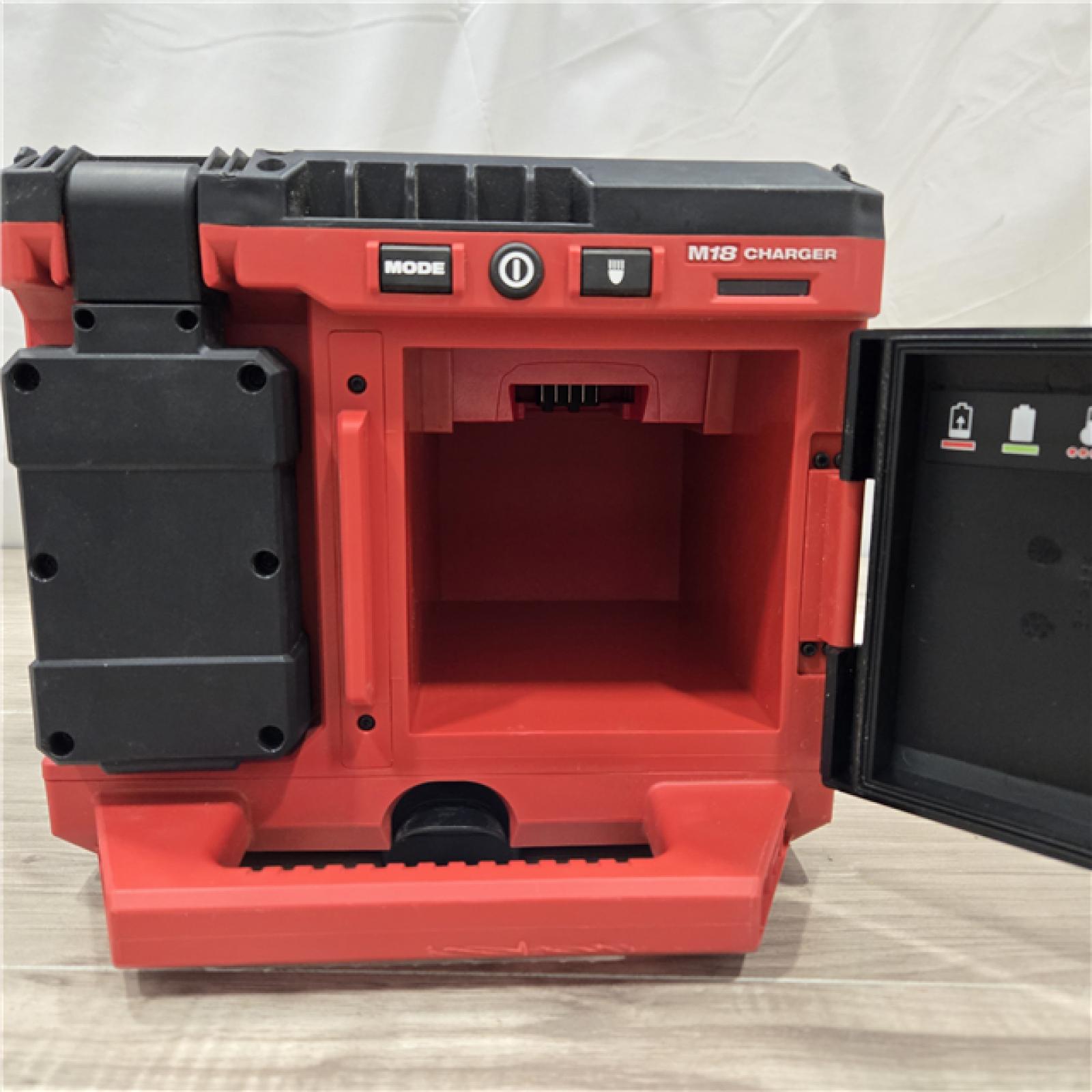 AS-IS Milwaukee M18 PACKOUT Light/Charger