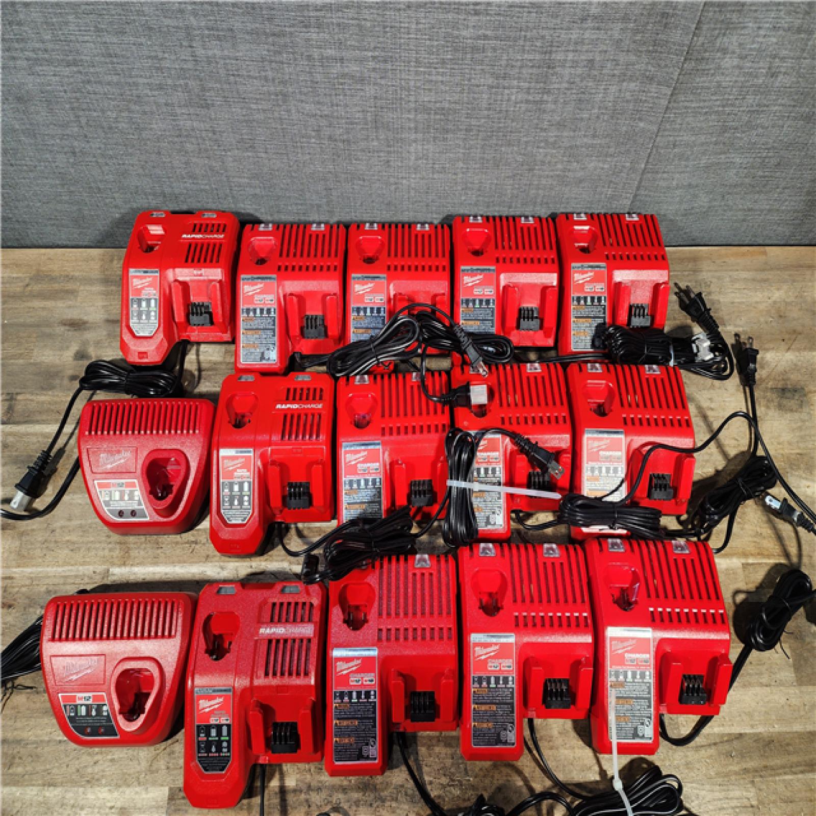 HOUSTON LOCATION - AS-IS MILWAUKEE BATTERY CHARGER PACK QTY - 15