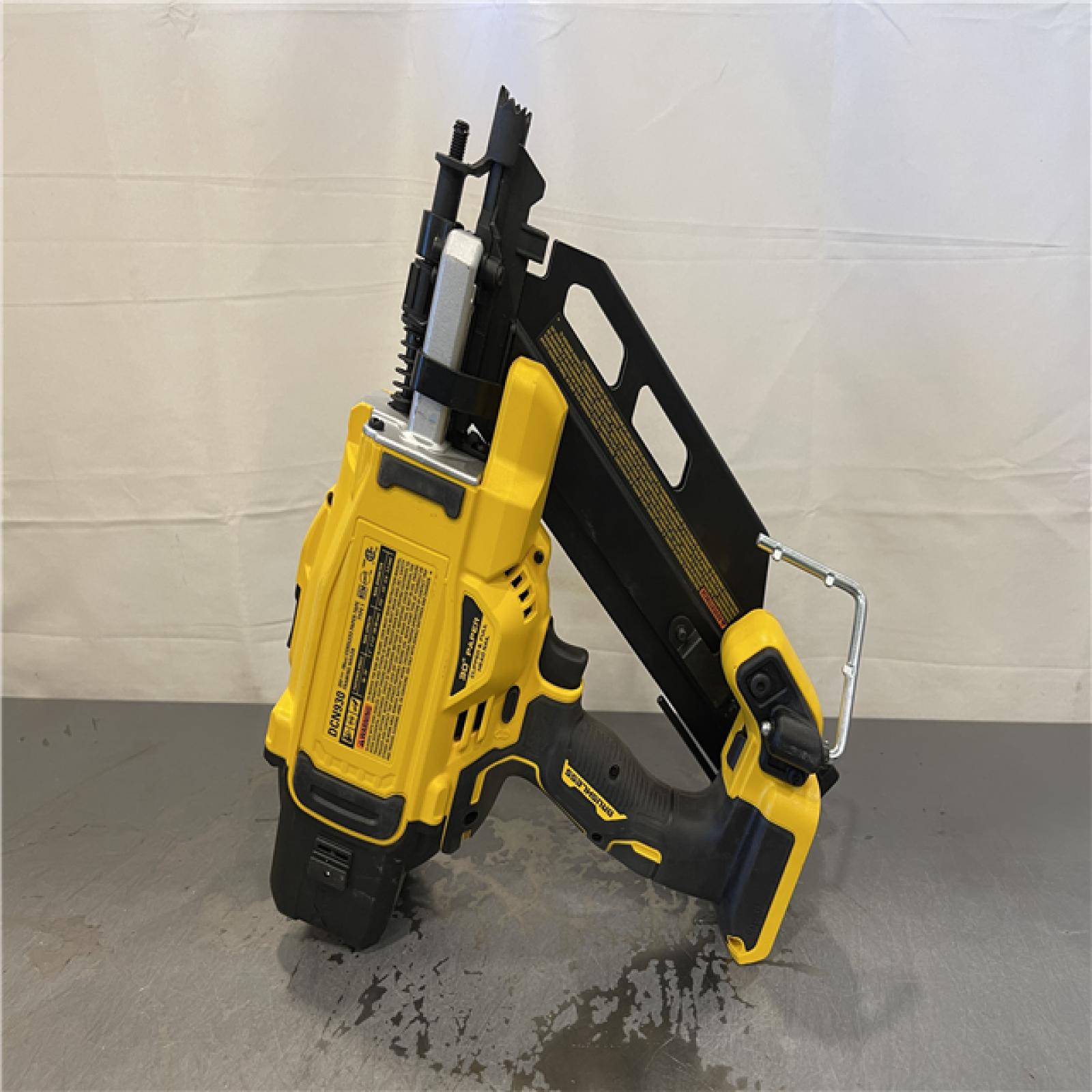 AS-IS - DEWALT 20V 30 Degree Cordless Framing Nailer