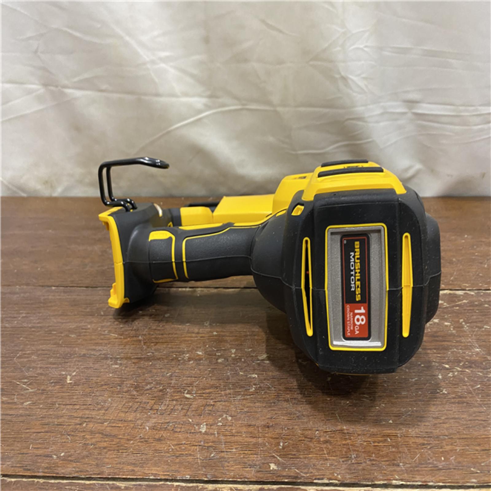 AS-IS DEWALT 20V-MAX XR 18GA BRAD NAILER KIT