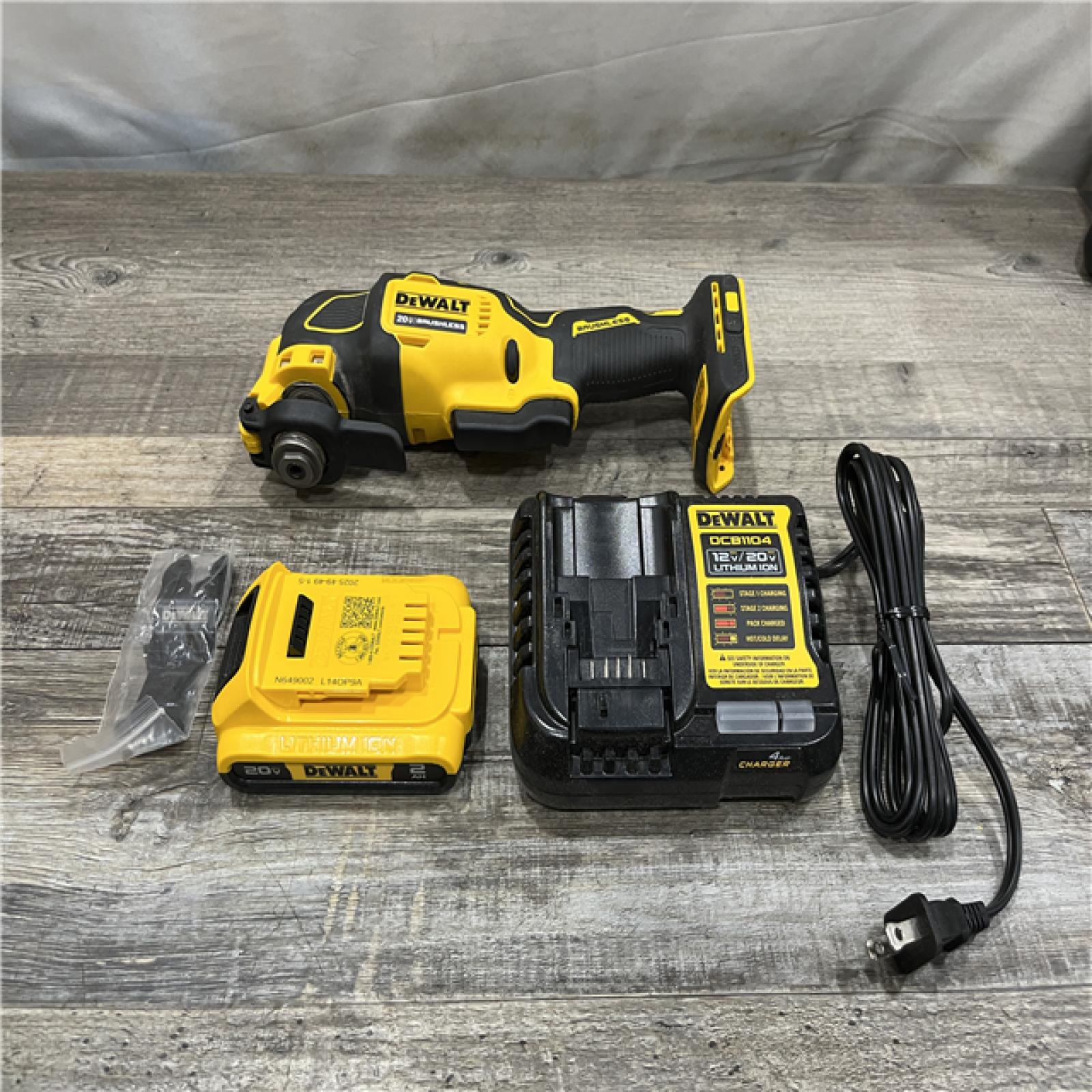 AS-IS DEWALT ATOMIC 20V MAX Cordless Brushless Oscillating Multi Tool Kit
