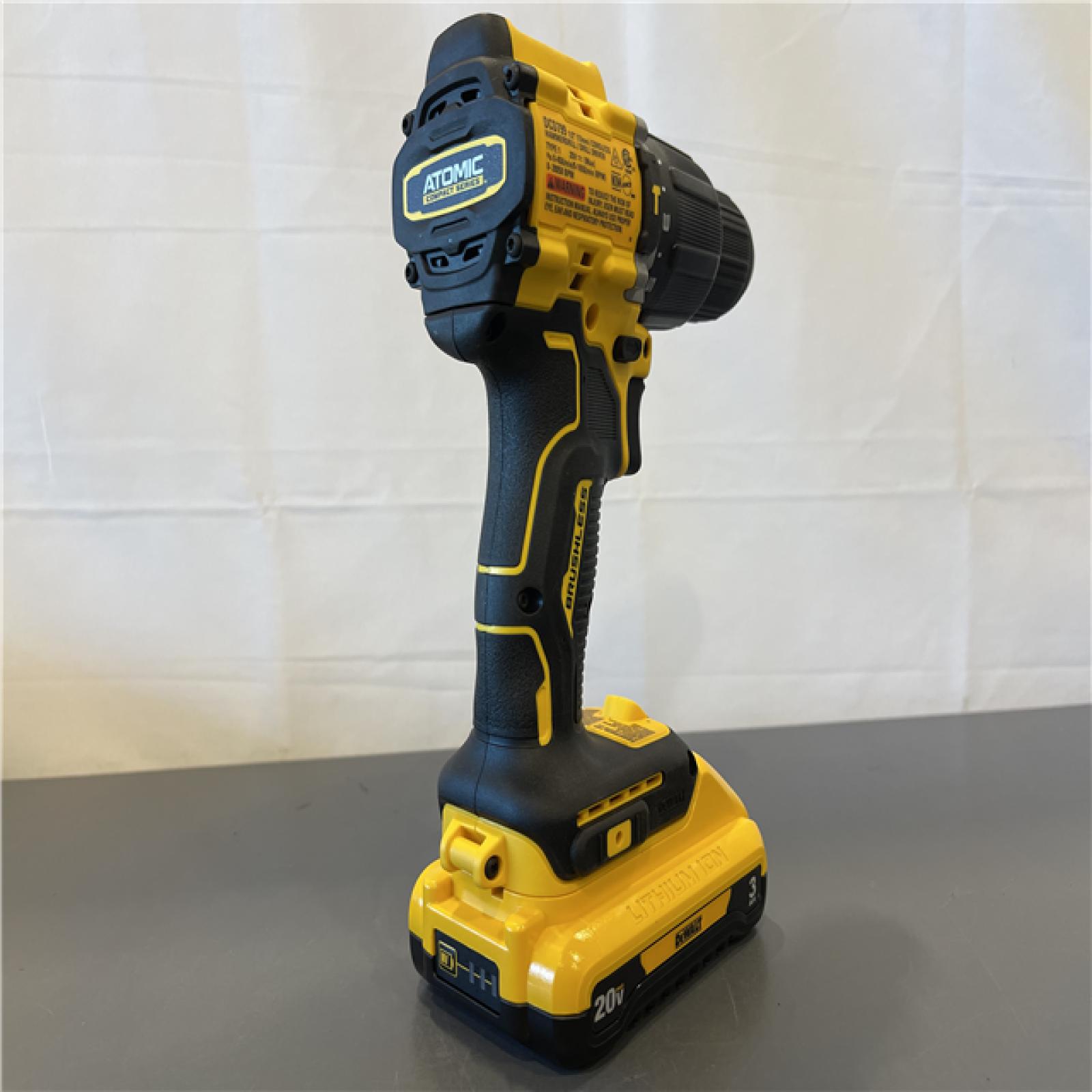 Like New! - DEWALT ATOMIC 20-Volt Lithium-Ion Cordless 1/2 in. Compact Hammer Drill Kit