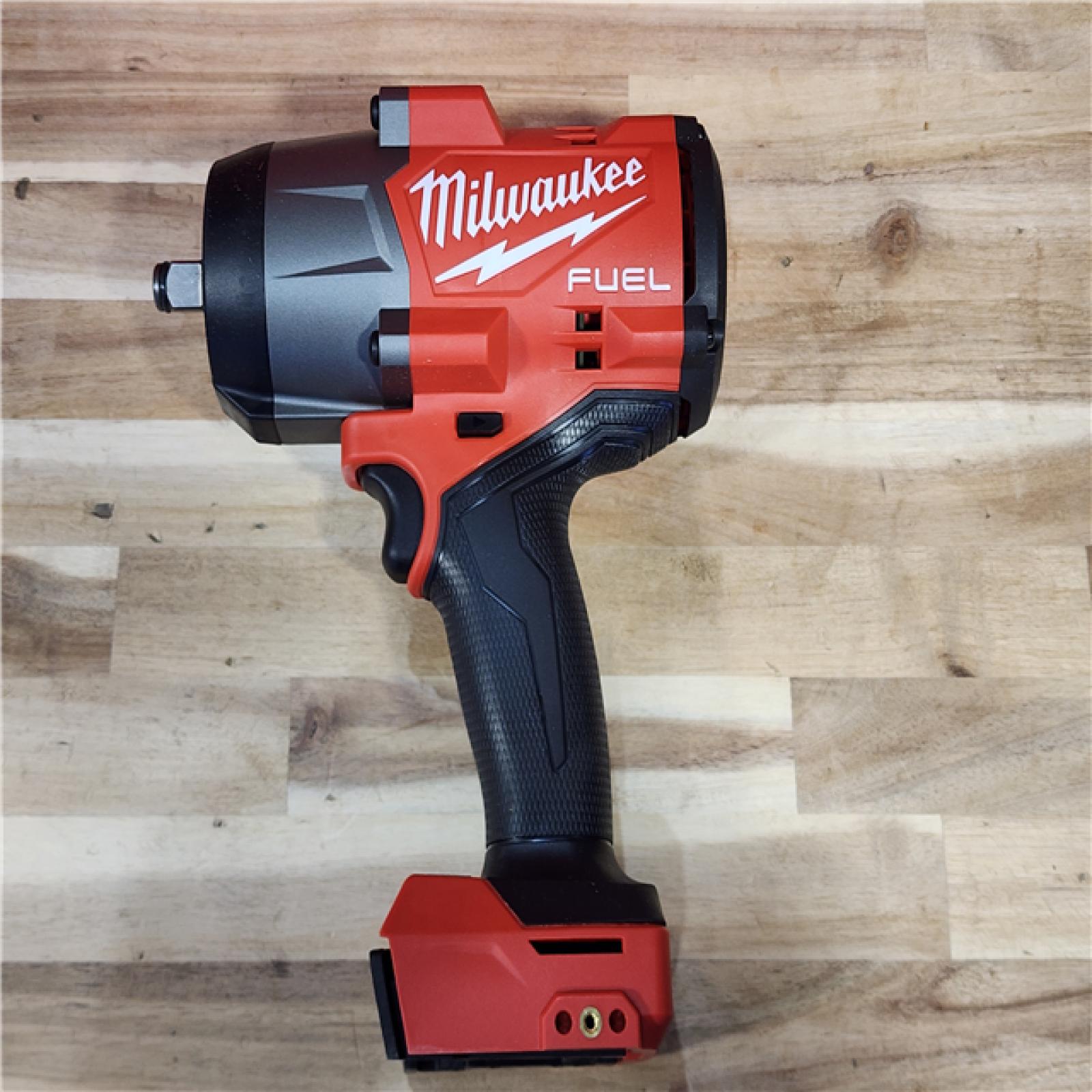 HOUSTON LOCATION - AS-IS (APPEARS LIKE NEW) Milwaukee FUEL 18V Lithium-Ion Brushless Cordless 1/2 in. Impact Wrench w/Friction Ring Kit