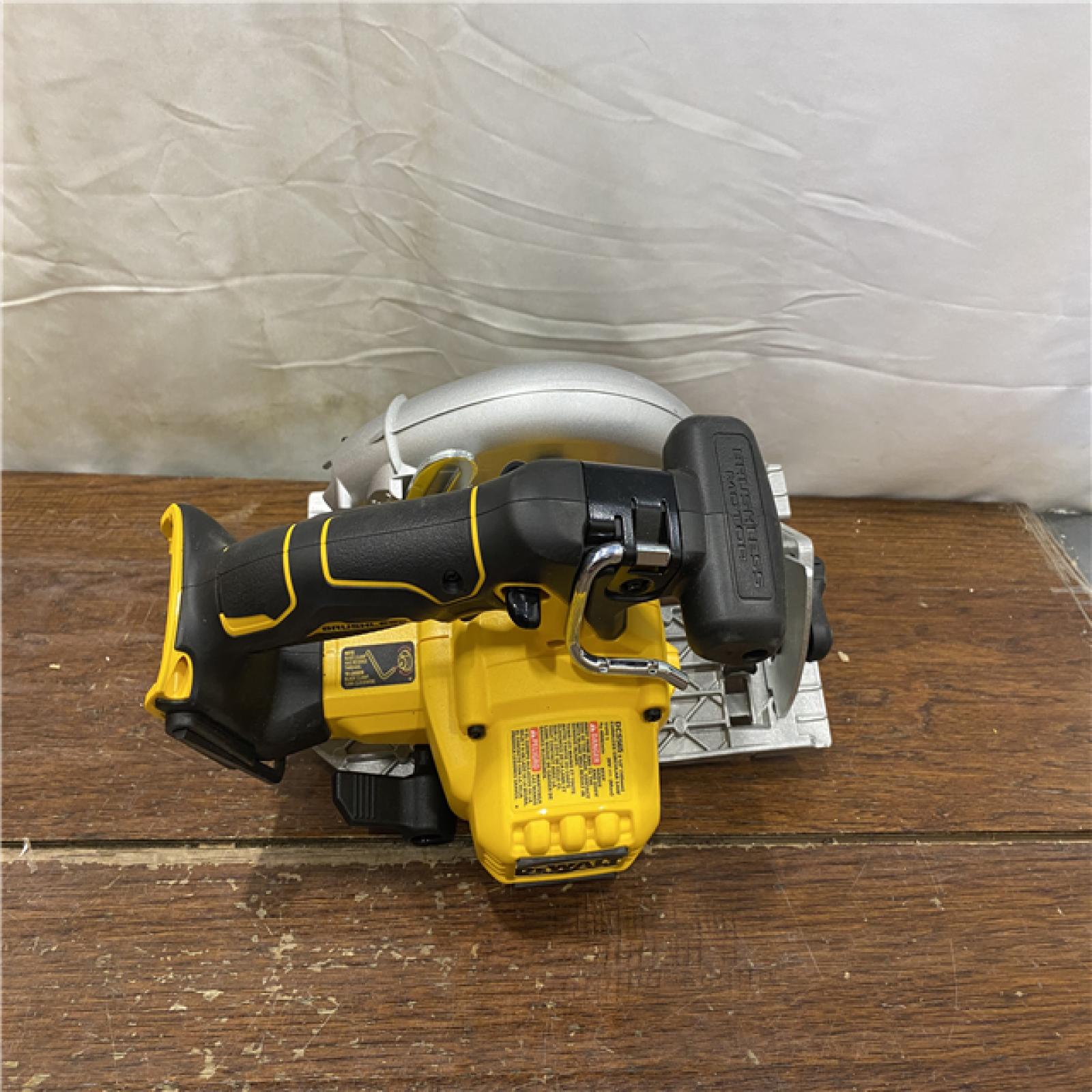 AS-IS DeWALT DCS565B 20V Max Brushless 6.5   Cordless Circular Saw (TOOL ONLY)