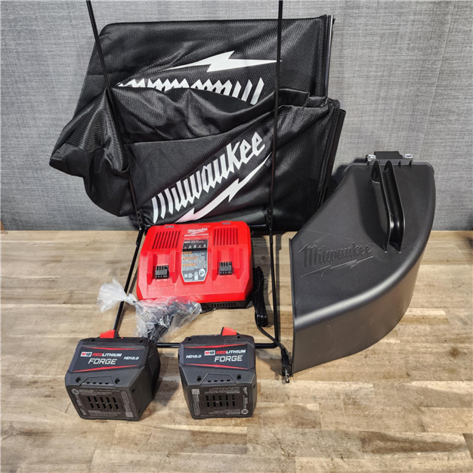 HOUSTON LOCATION - AS-IS M18 FUEL Brushless Cordless 21 in. Walk Behind Dual Battery Self-Propelled Mower W/(2) 12.0Ah Battery and Rapid Charger