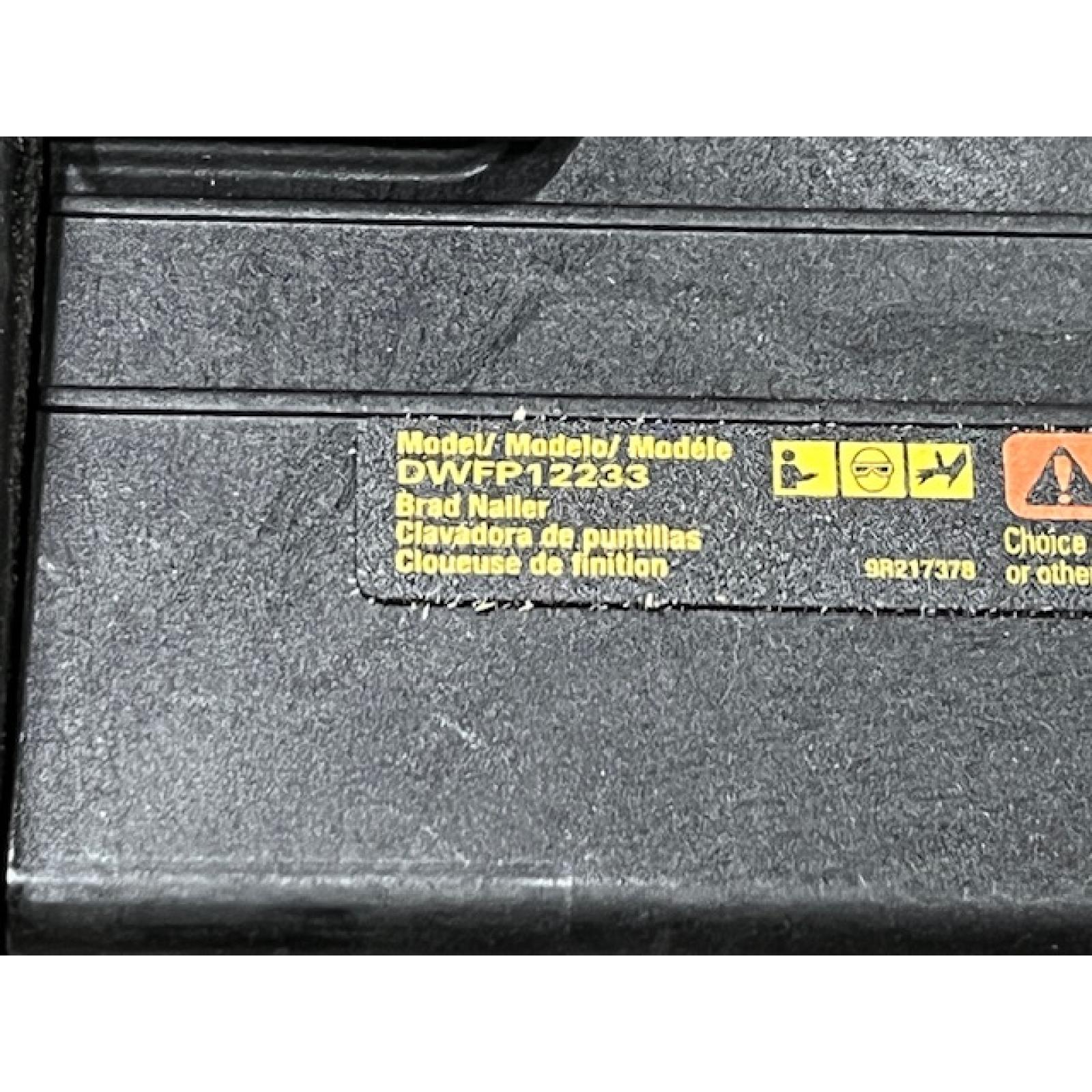 AS-IS DEWALT 18-Gauge Pneumatic Brad Nailer