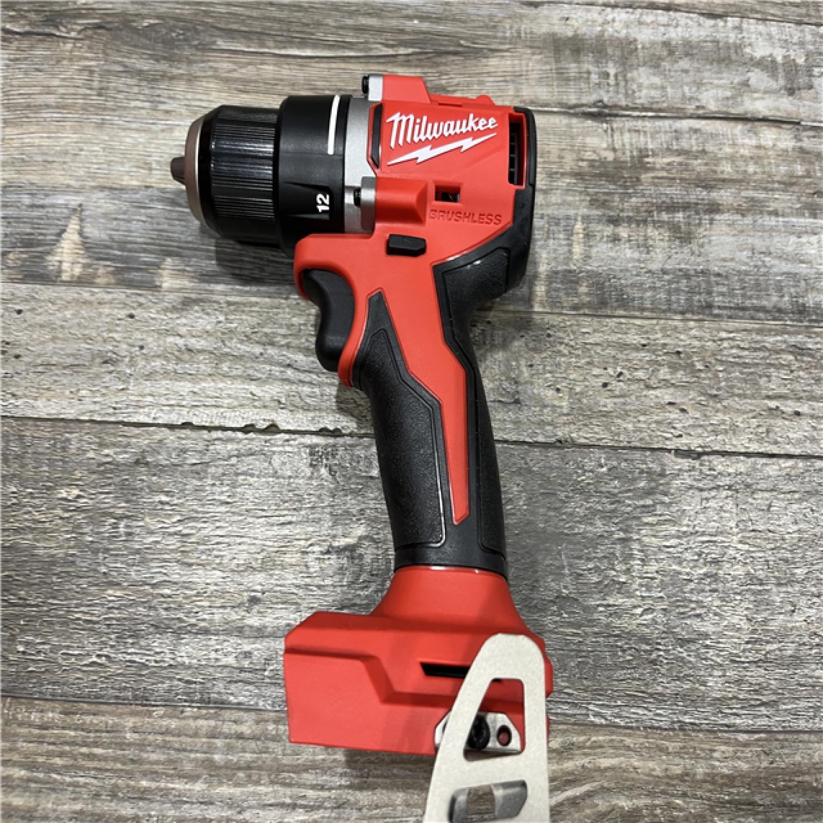 AS-IS Milwaukee 18V Lithium-Ion Brushless Cordless 1/2 in. Compact Drill/Driver with kit