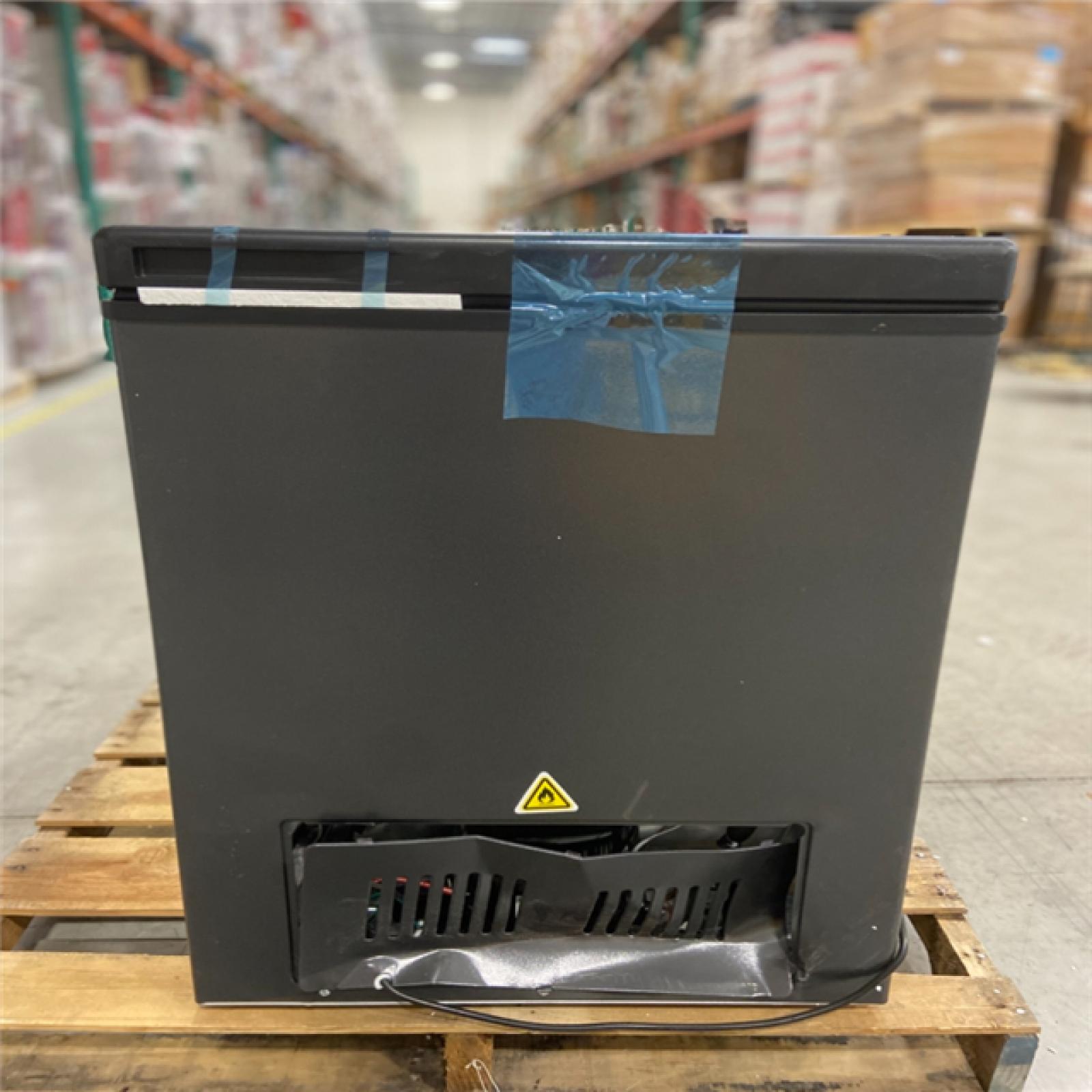 DALLAS LOCATION - Frigidaire 10 cu. ft. Freezer with Manual Defrost Chest Freezer Easy Drain in Black Garage Ready